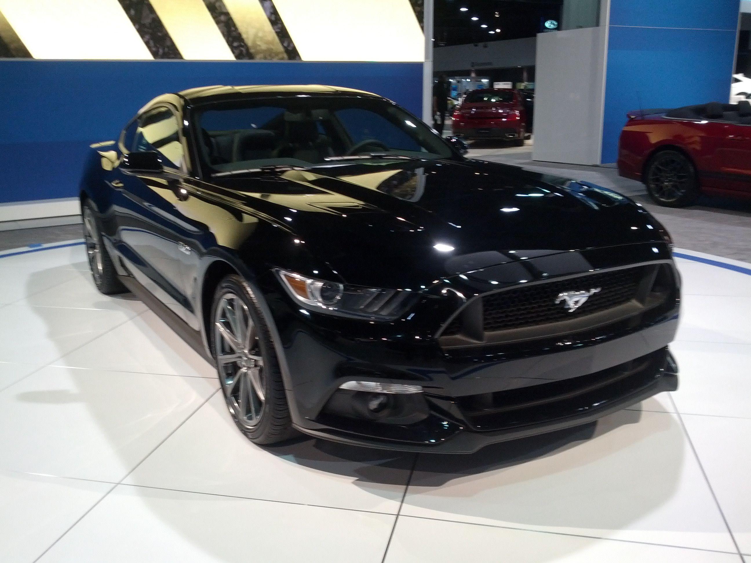 Черный нова. Форд Мустанг 2015 черный. Ford Mustang 2015 Black. Форд Мустанг ГТ 2015 черный. Форд Мустанг ГТ 2017 черный.