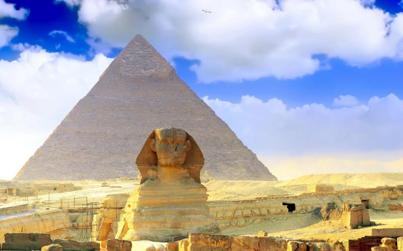 Pyramid Wallpaper of Egypt Wallpaper