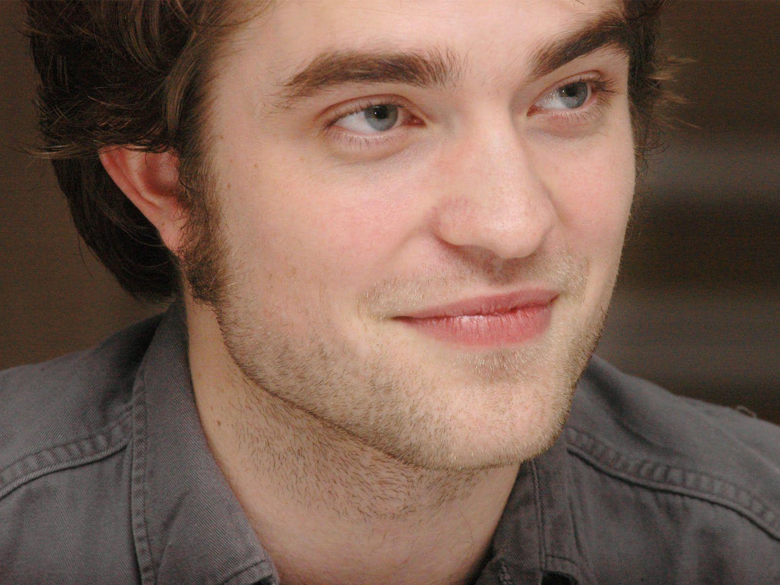 Robert Pattinson & Kristen Stewart Wallpaper: Robert Pattinson