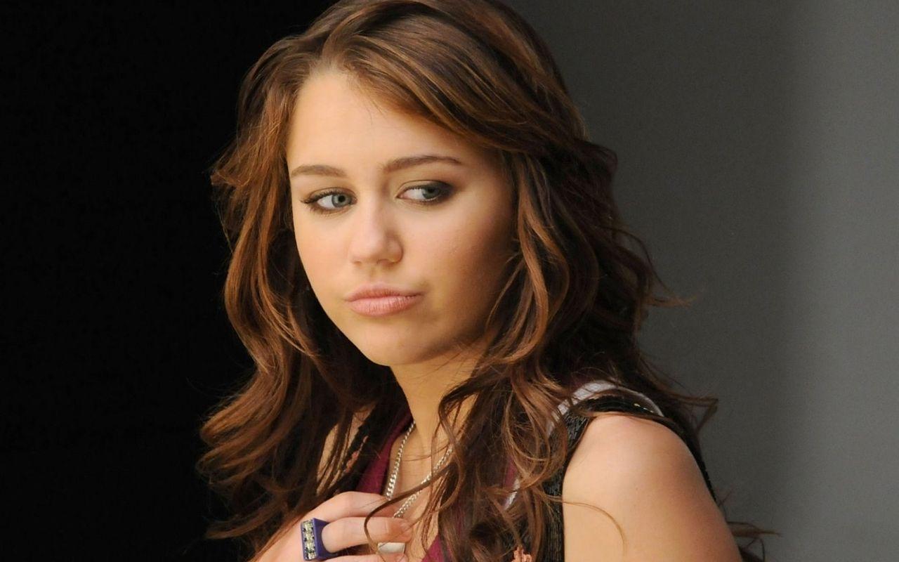 Sweet Girl Miley Cyrus Wallpaper Background Wallpaper. High