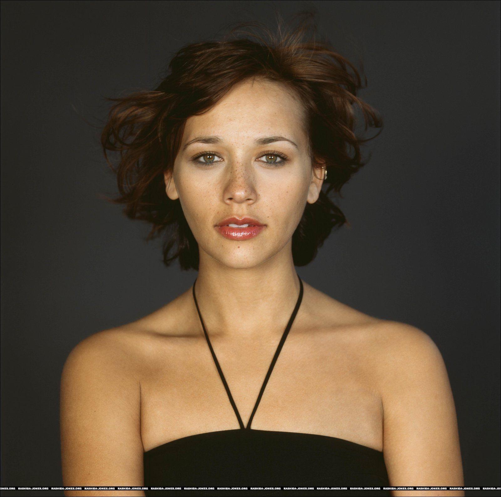 Actress Hot Pictures: Dec 2011
