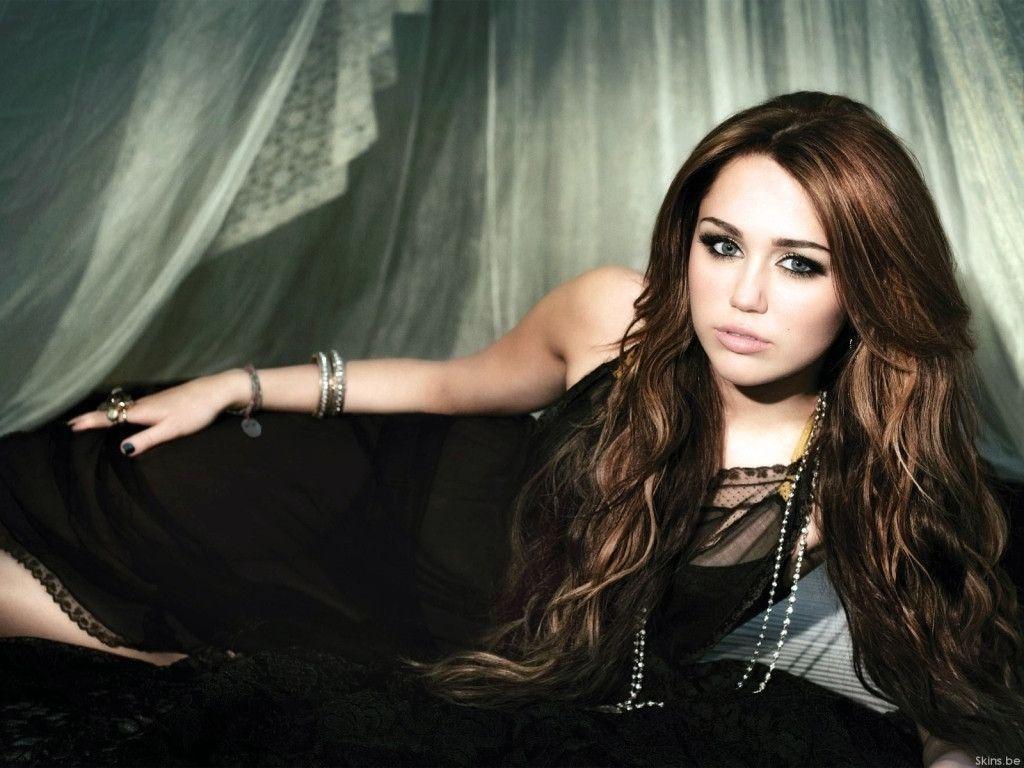 Otros Wallpaper de Miley Cyrus (2011)!