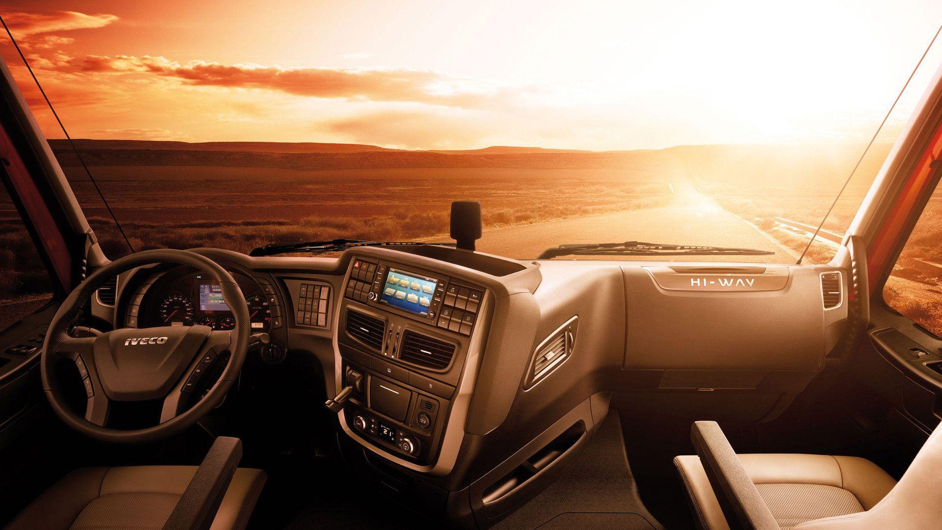 IVECO · New Stralis Hi Way · Wallpaper