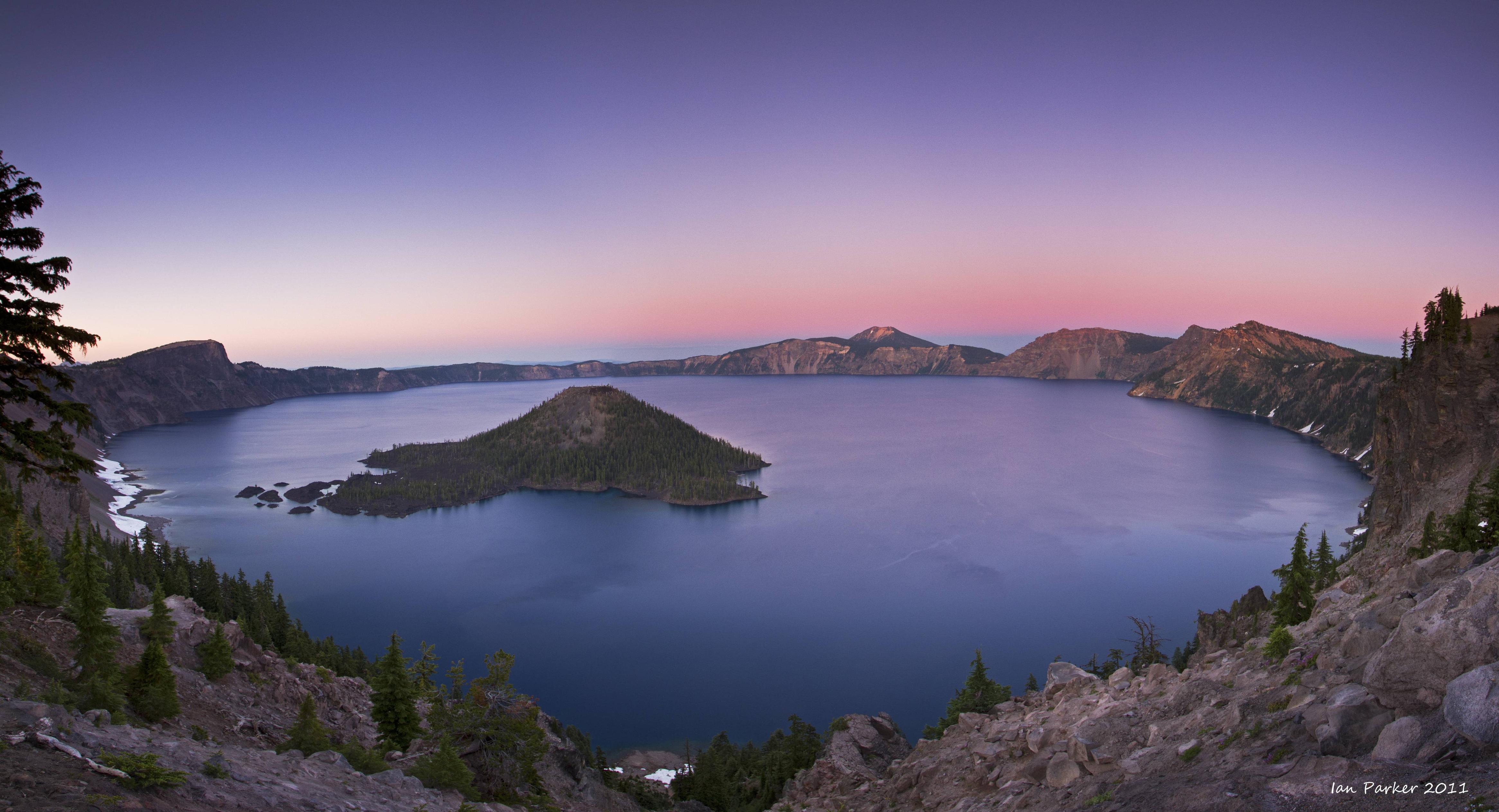 Crater Lake HD Background 9359 5829x3158px