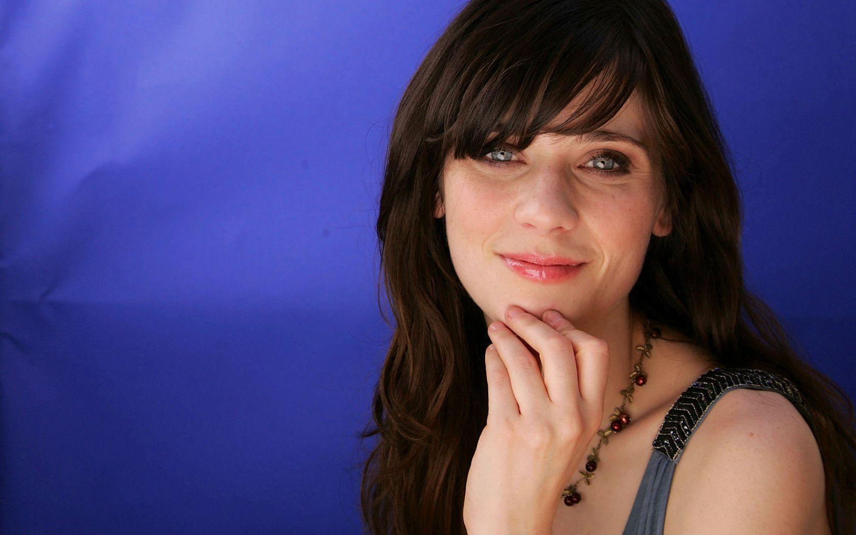 Trends For > Zooey Deschanel Wallpaper