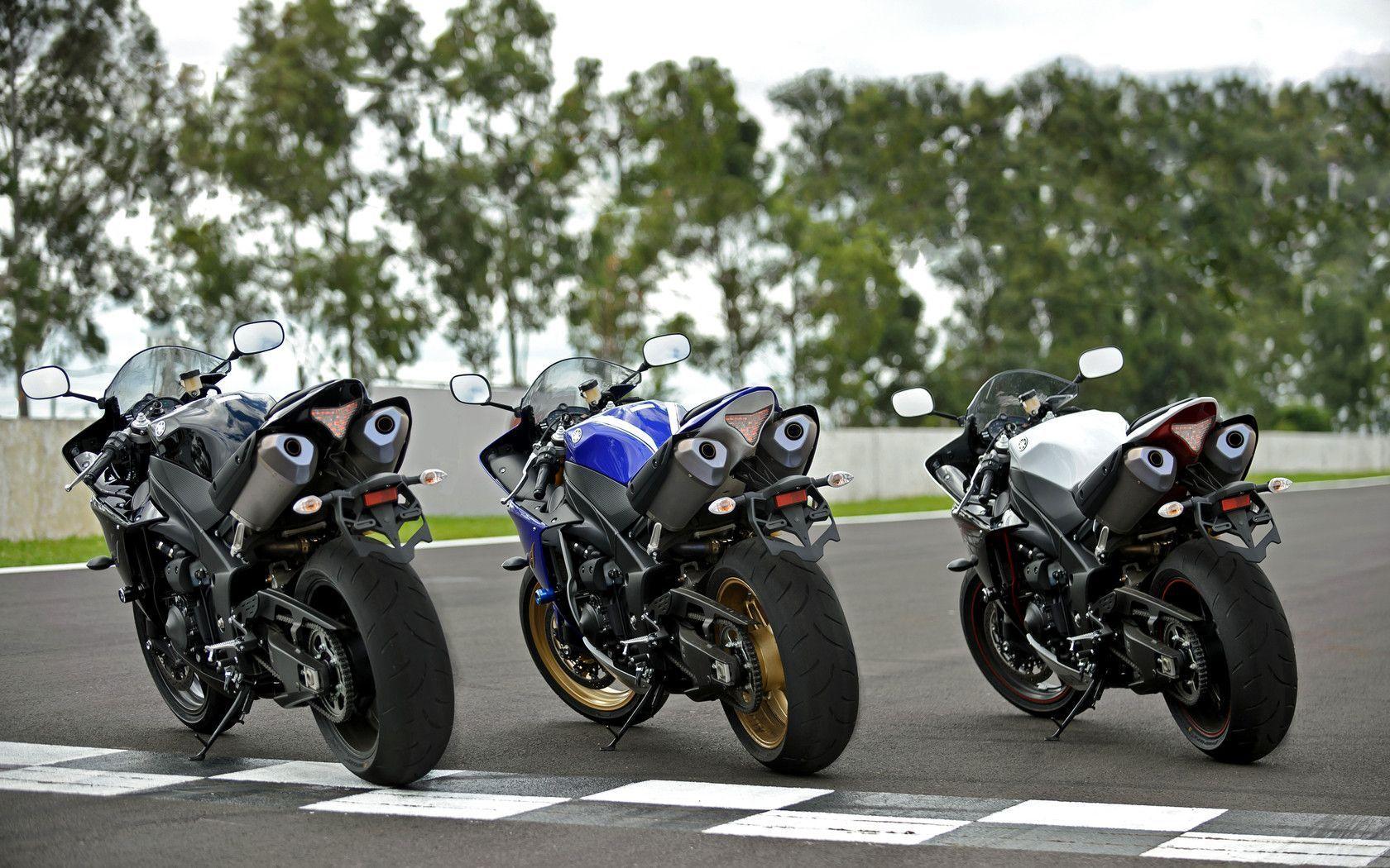 Yamaha YZF R1 2013 Bikes Wallpaper