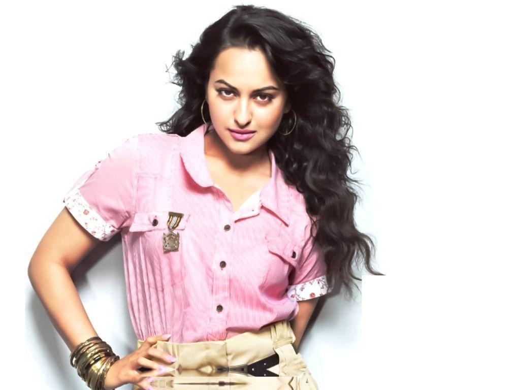 Awesome Collection Of Sonakshi Sinha HD Wallpaper 2015
