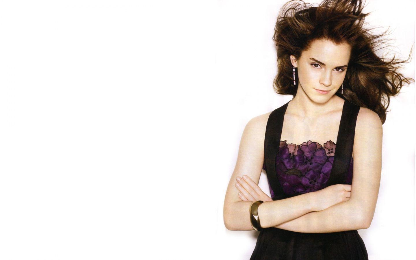 Emma Watson Plane White Background Wallpaper