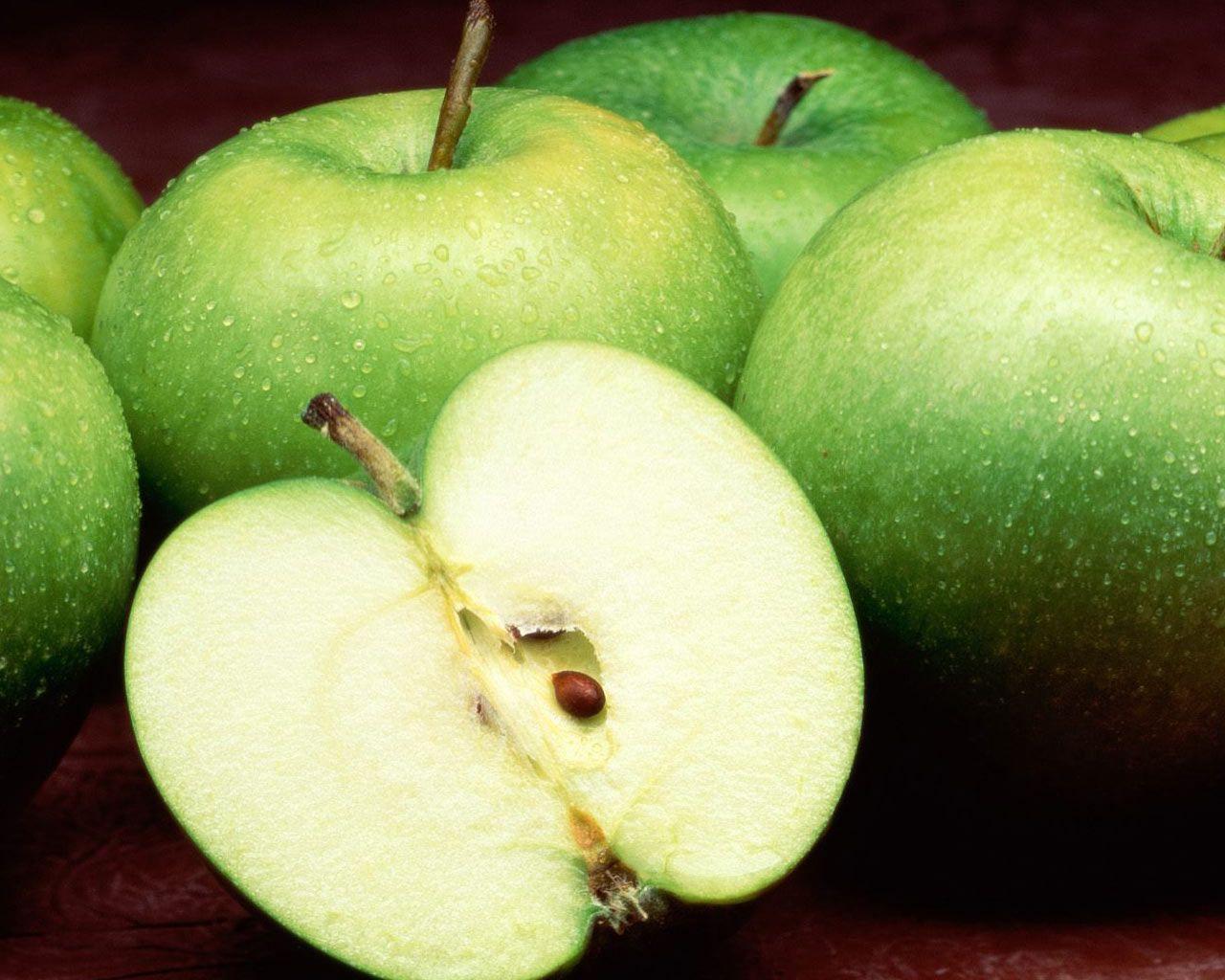 Apples Green Wallpaper
