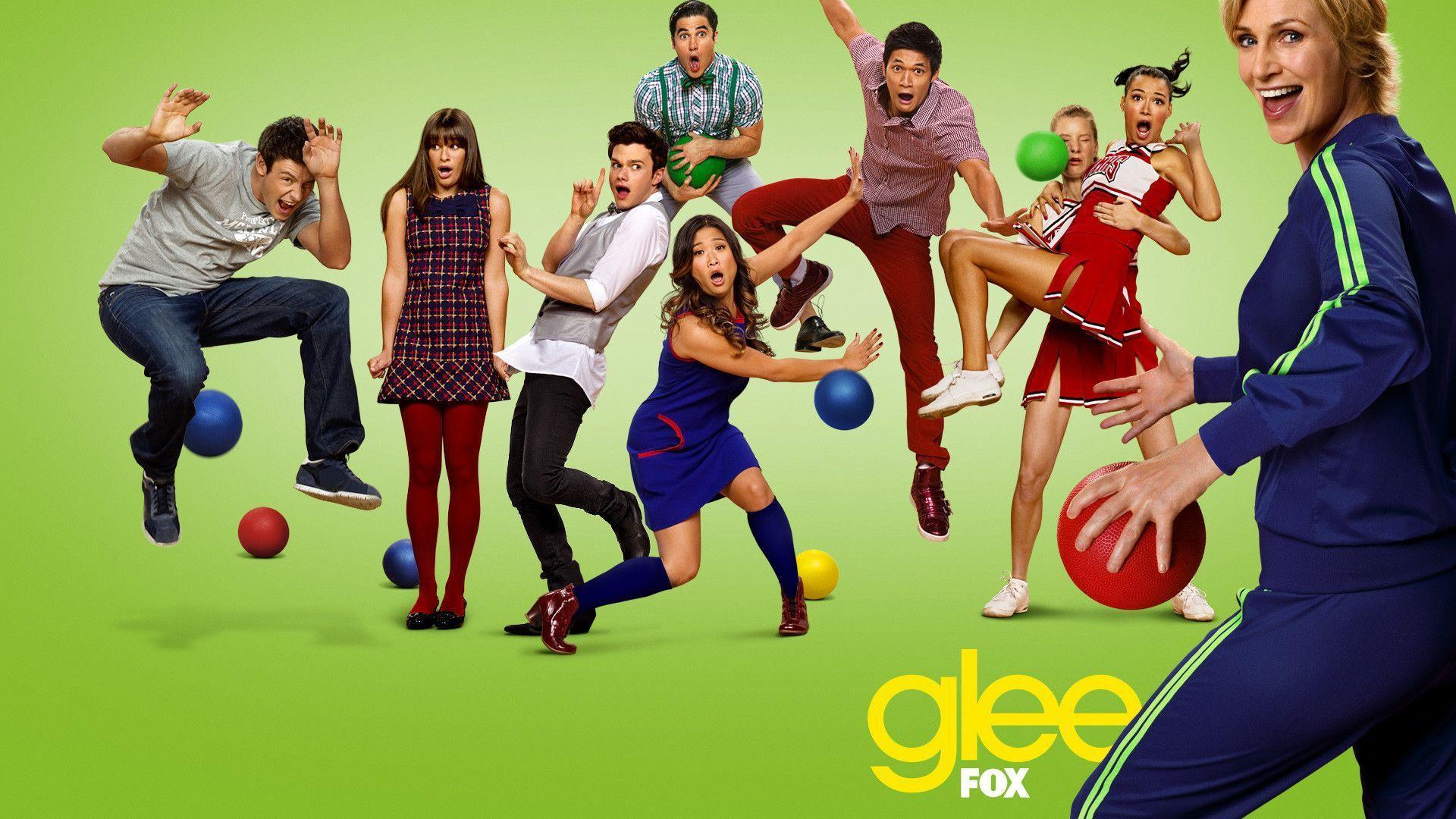 Pix For > Glee Wallpaper Season 4