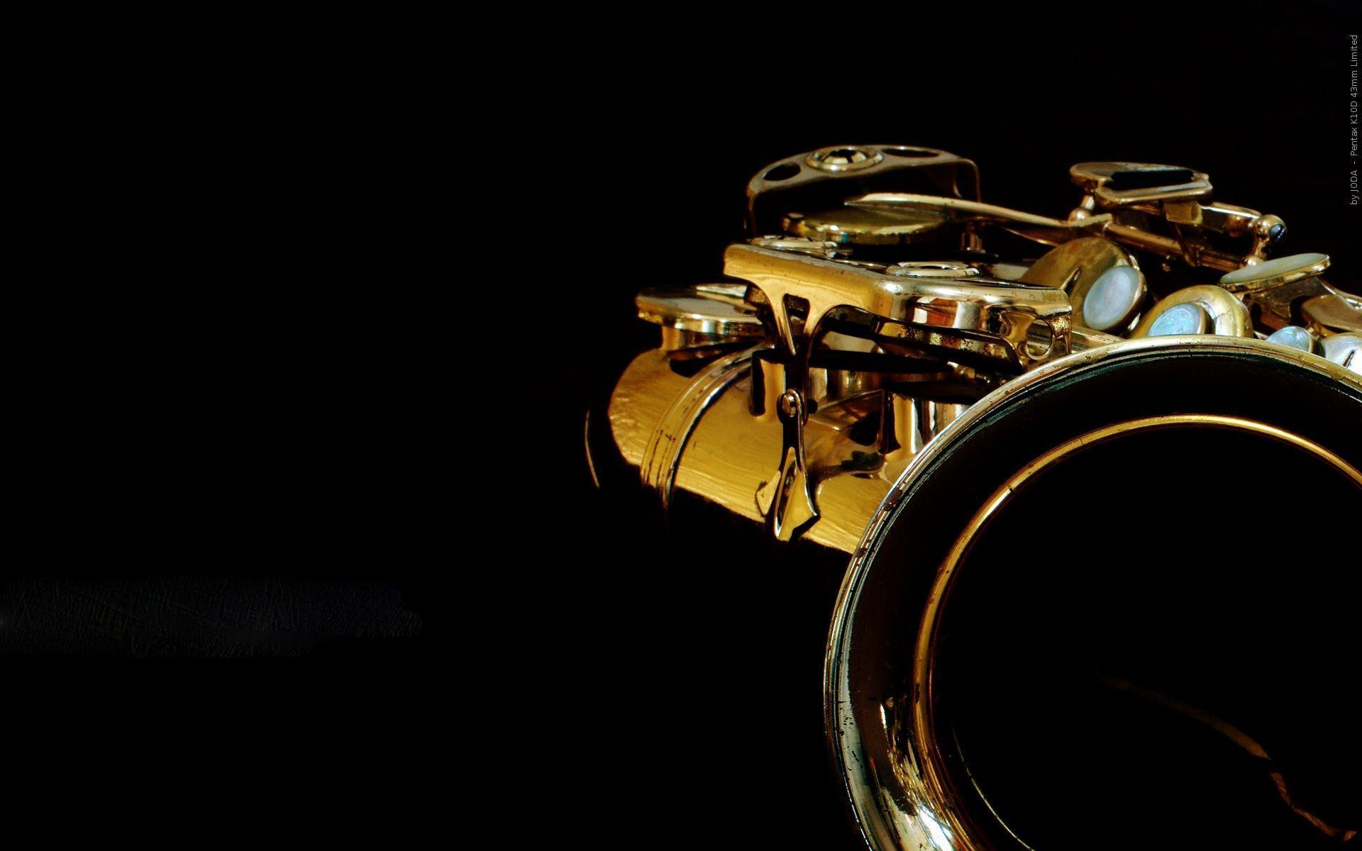 Shiny Saxophone iPhone Wallpaper high res theme
