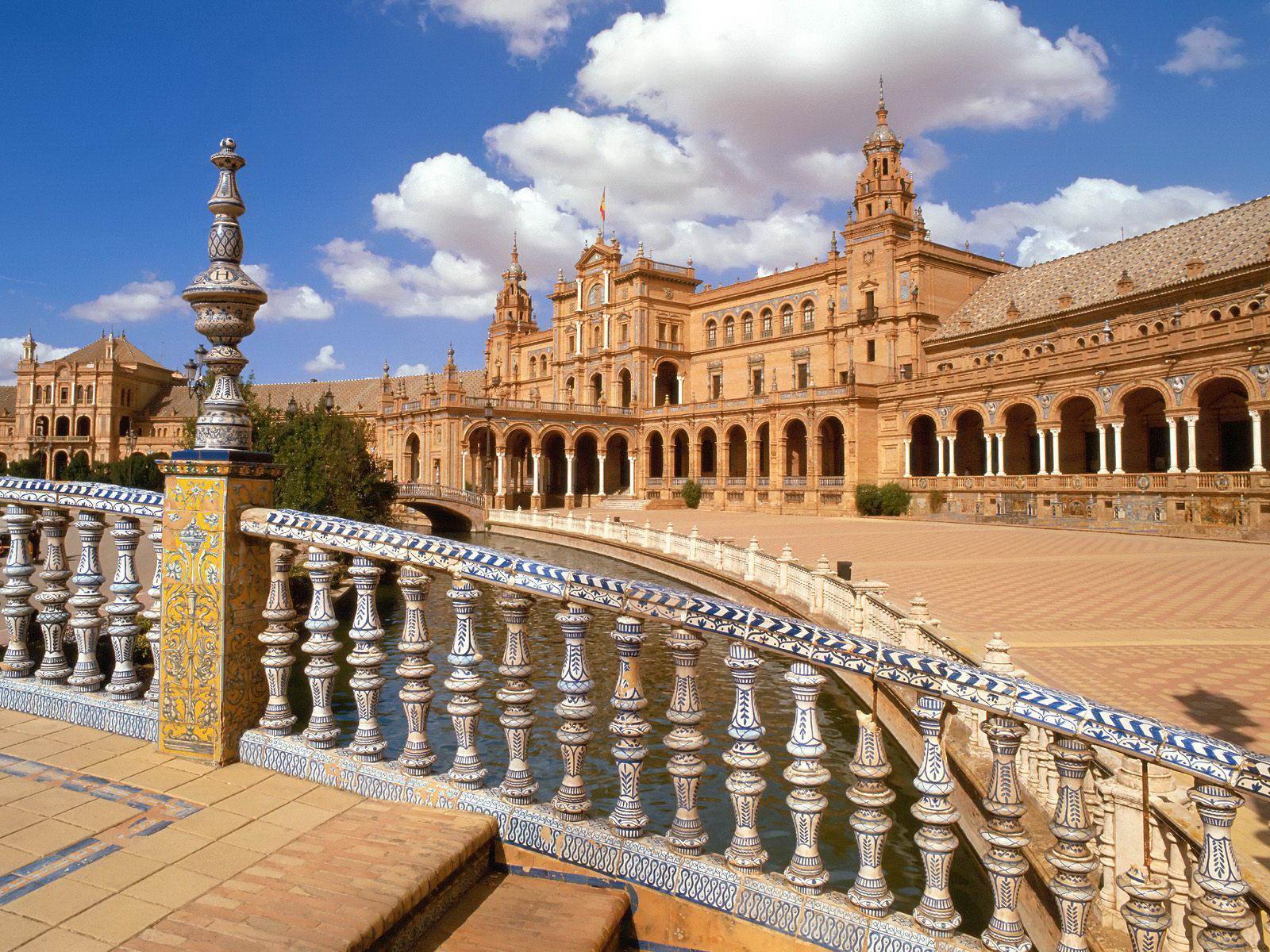 Plaza de Espana Seville Spain free desktop background