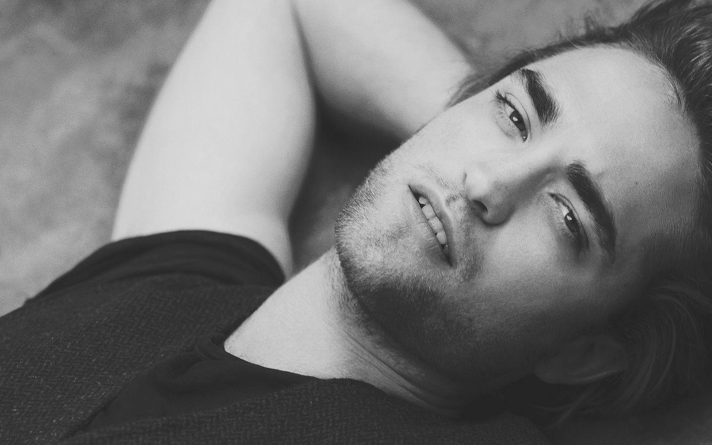 Rob Pattinson Wallpaper