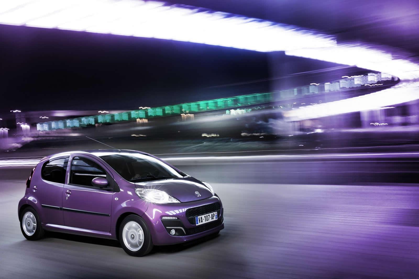 Peugeot 107 facelift II wallpaper Power Girl