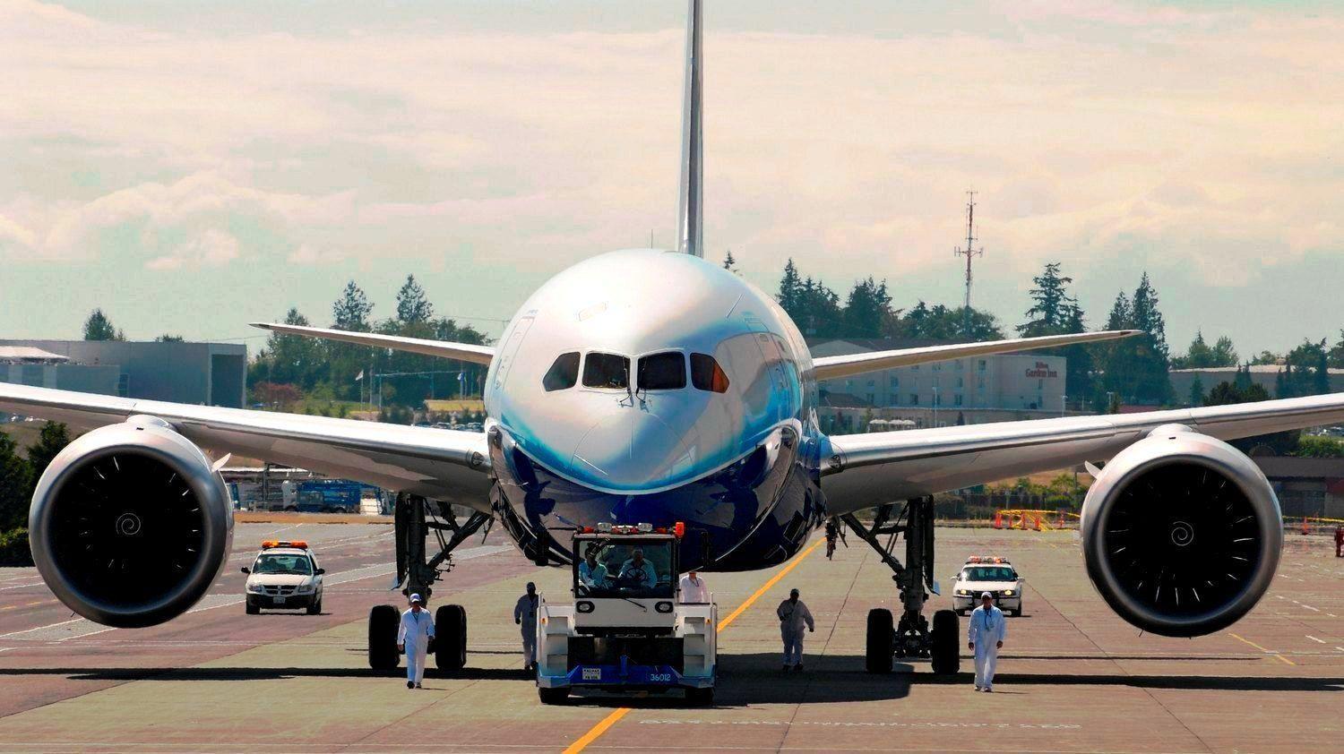 Boeing 787 Dreamliner Taxi