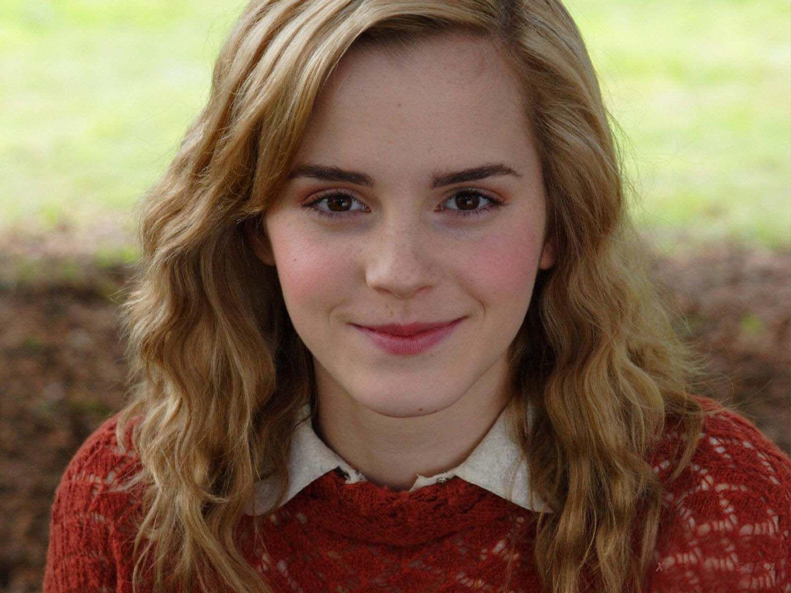 Emma Watson HD wallpaper