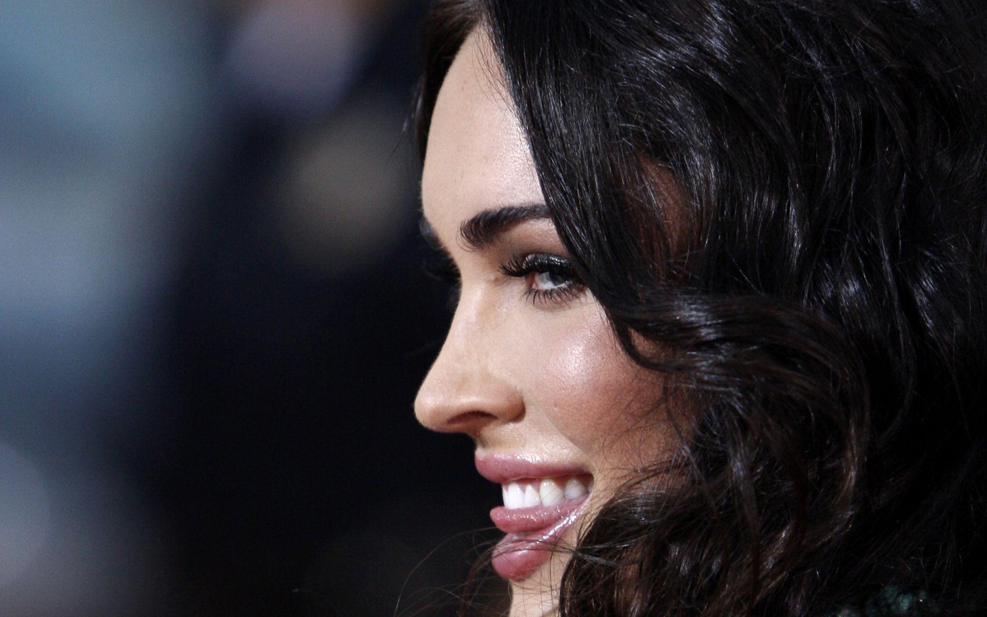Megan Fox Eagle Eye Premiere wallpaper