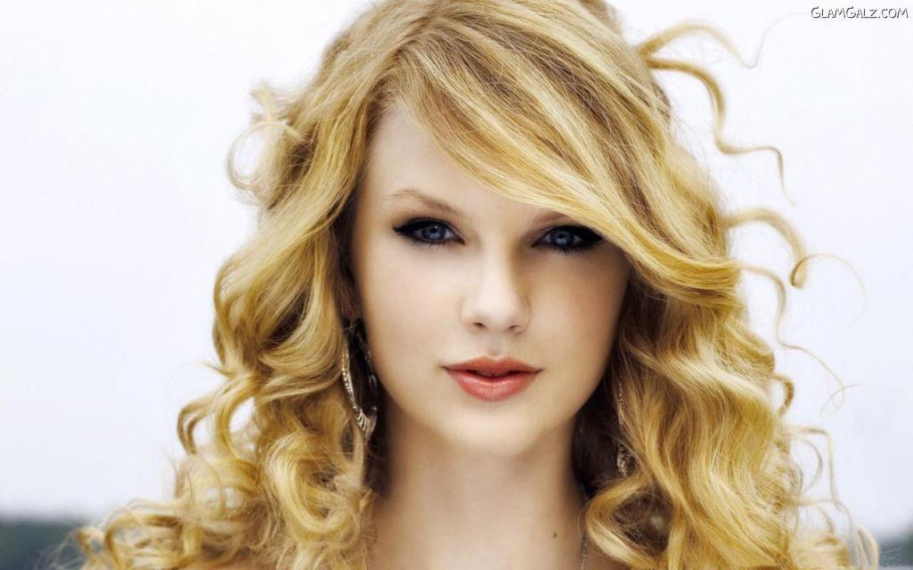 GlamGalz.com. Most Beautiful Women Wallpaper