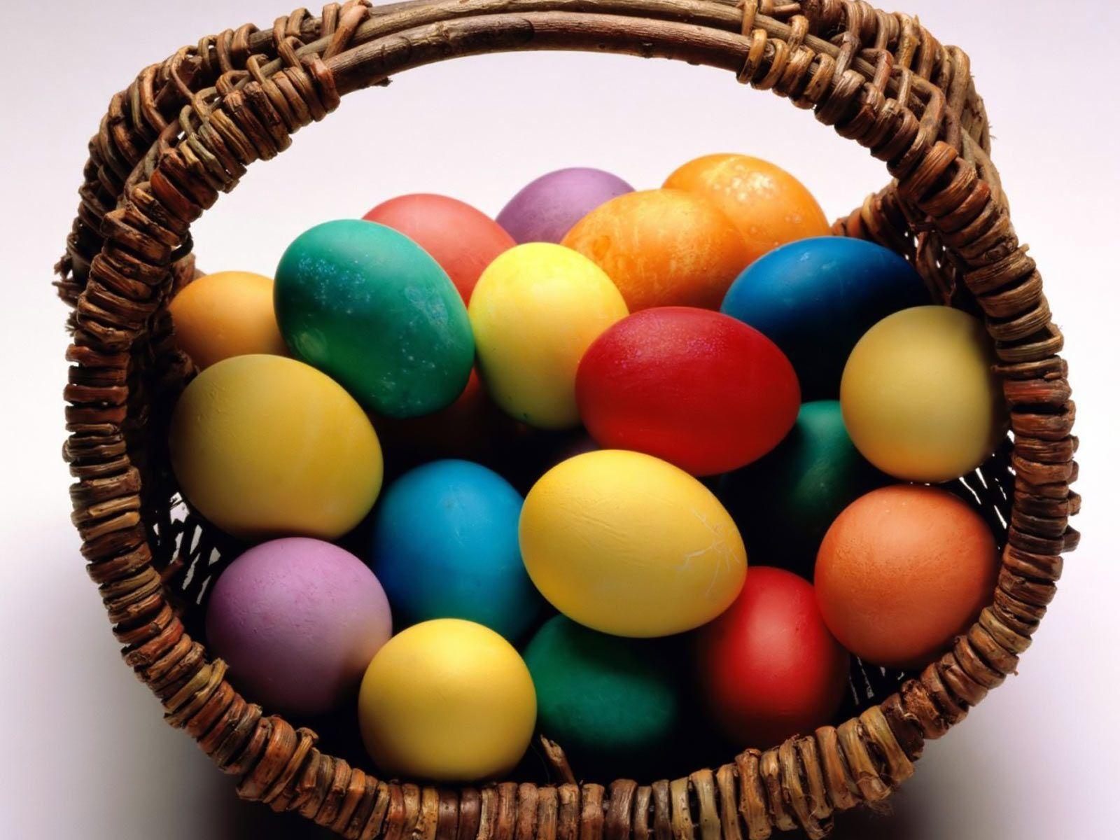 Desktop background // Background // Holiday // Easter egg basket