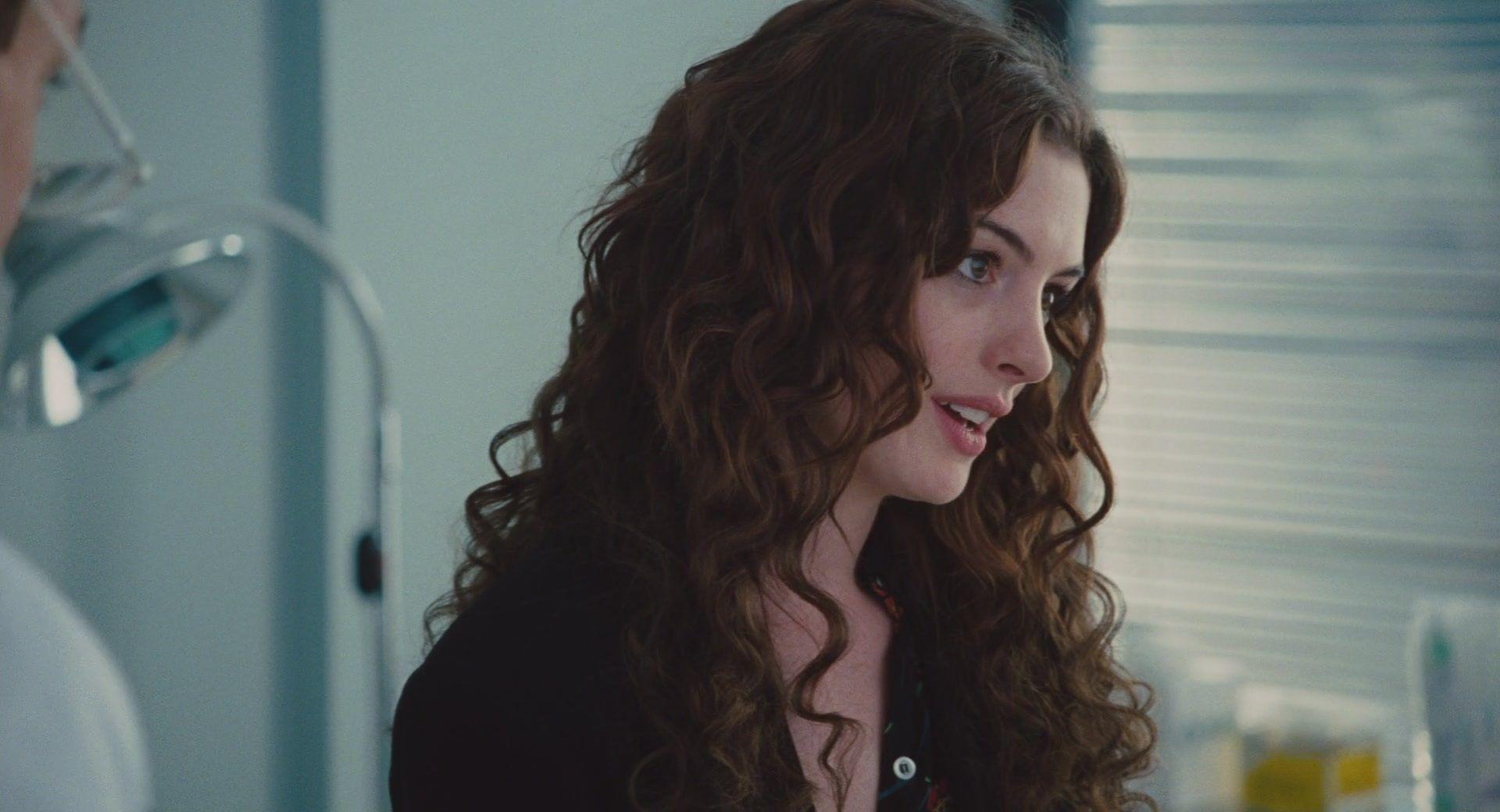 Anne Hathaway Love And Other Drugs Gif Wallpaper