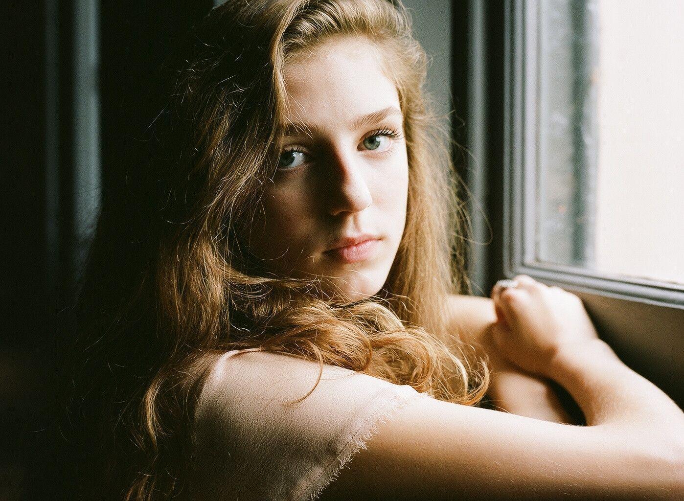 The 15 Year Old British Singer Songwriter Birdy Will Release “Live