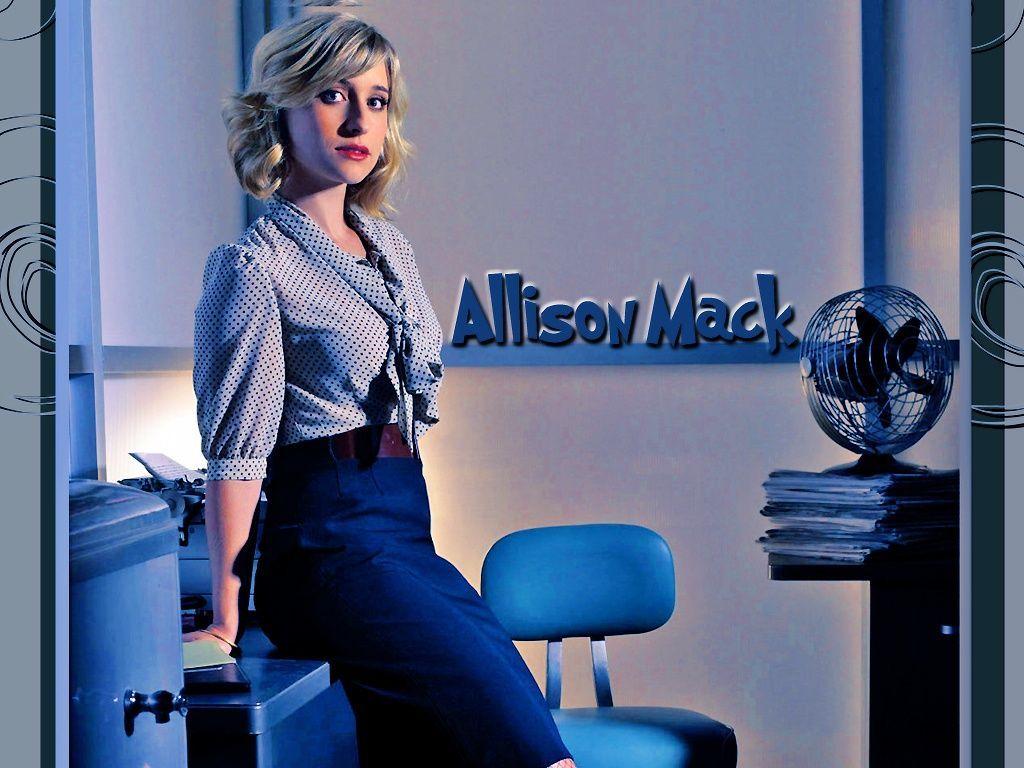 Allison Mack Wallpaper