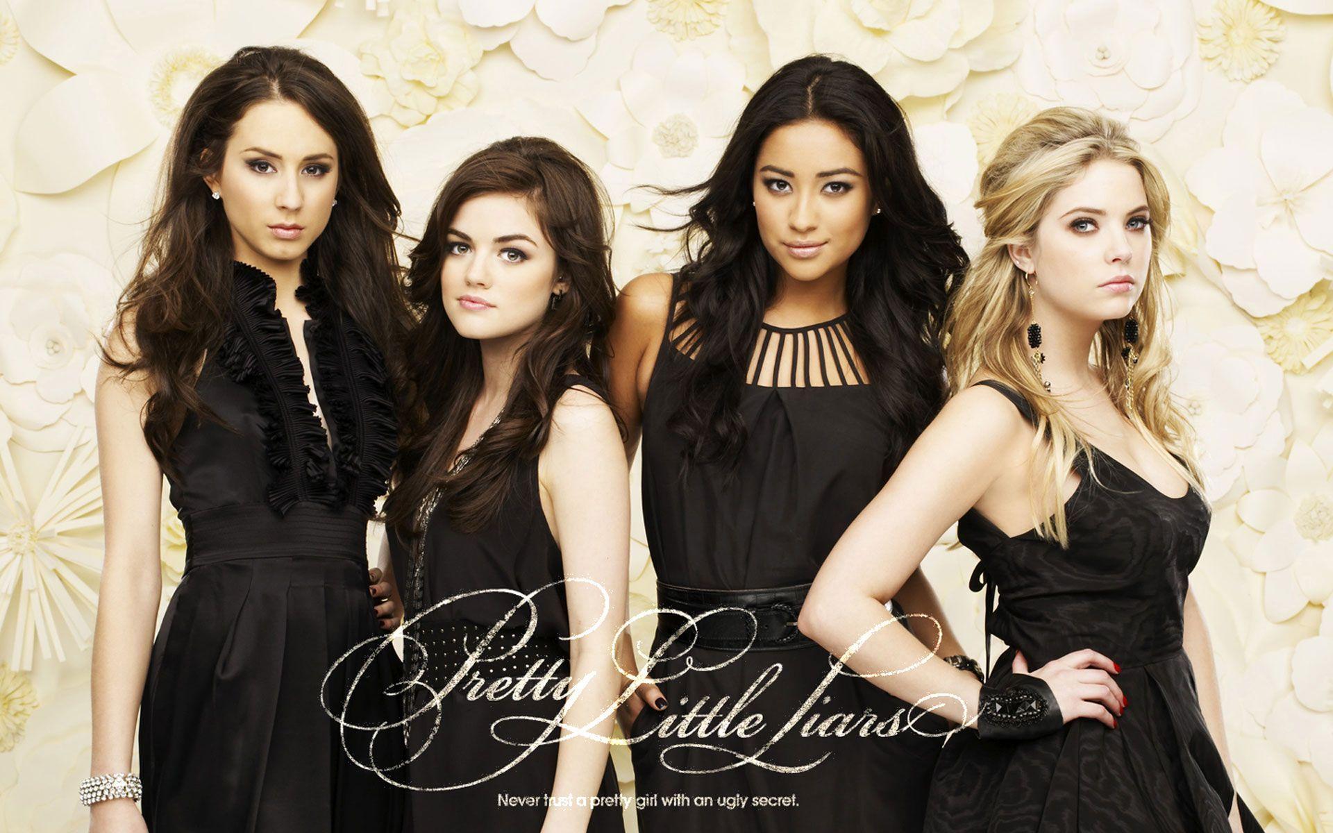 Pretty Little Liars Wallpaper