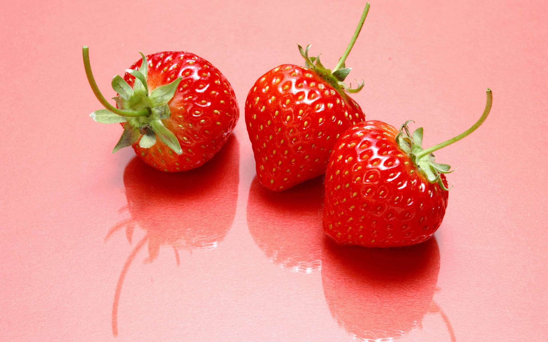 293 Strawberry Wallpapers.