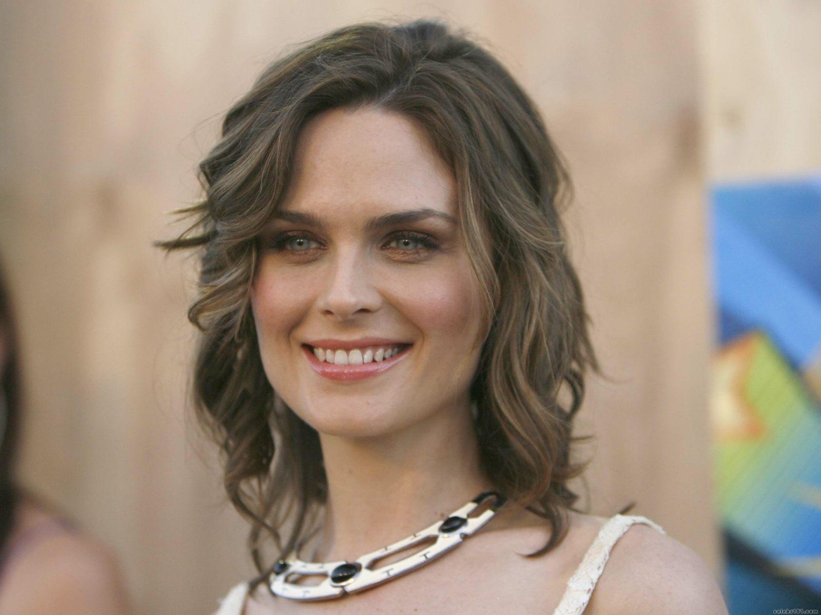 Emily Deschanel Wallpapers - Wallpaper Cave