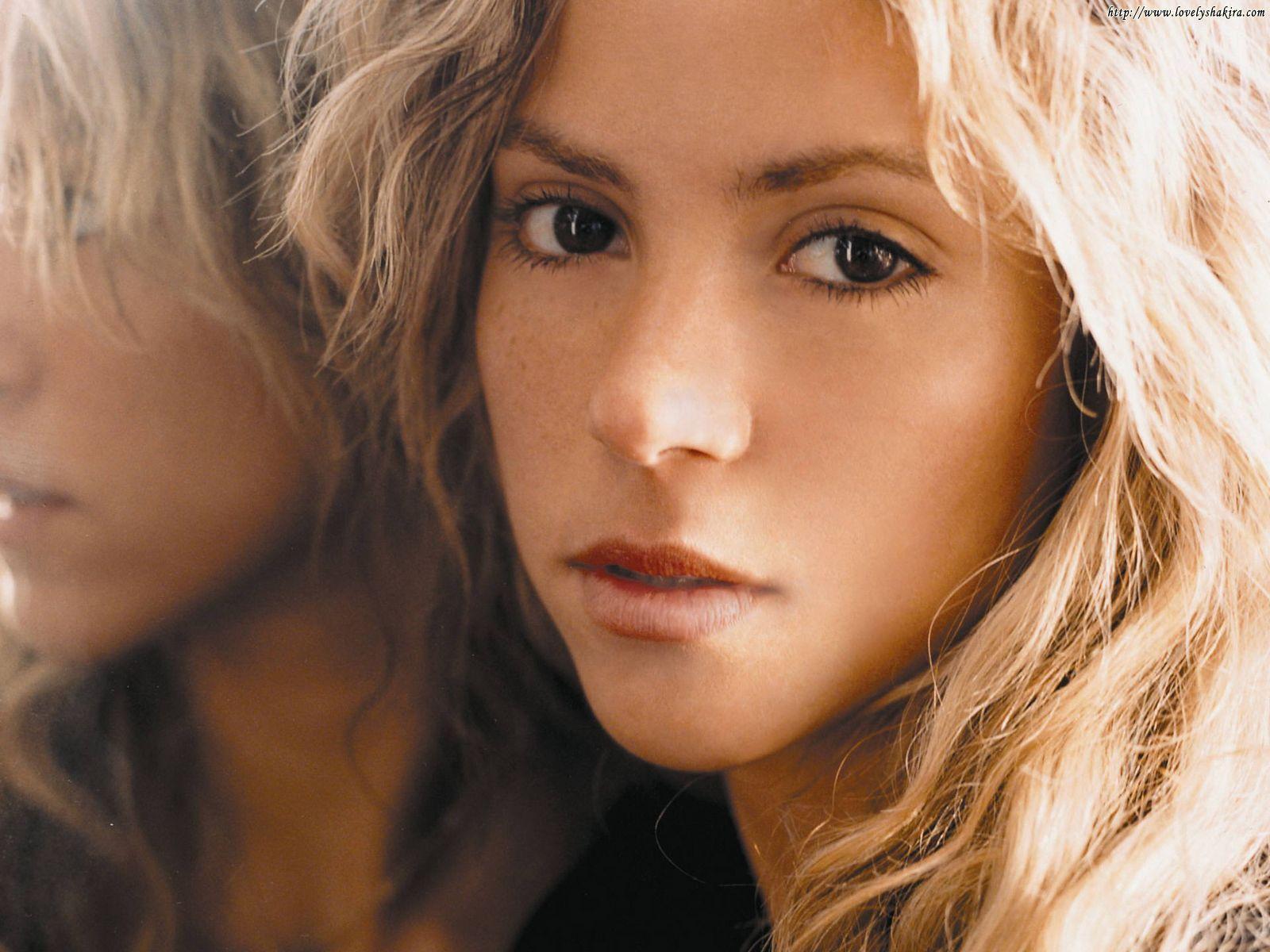 Singer Shakira Image 02. hdwallpaper