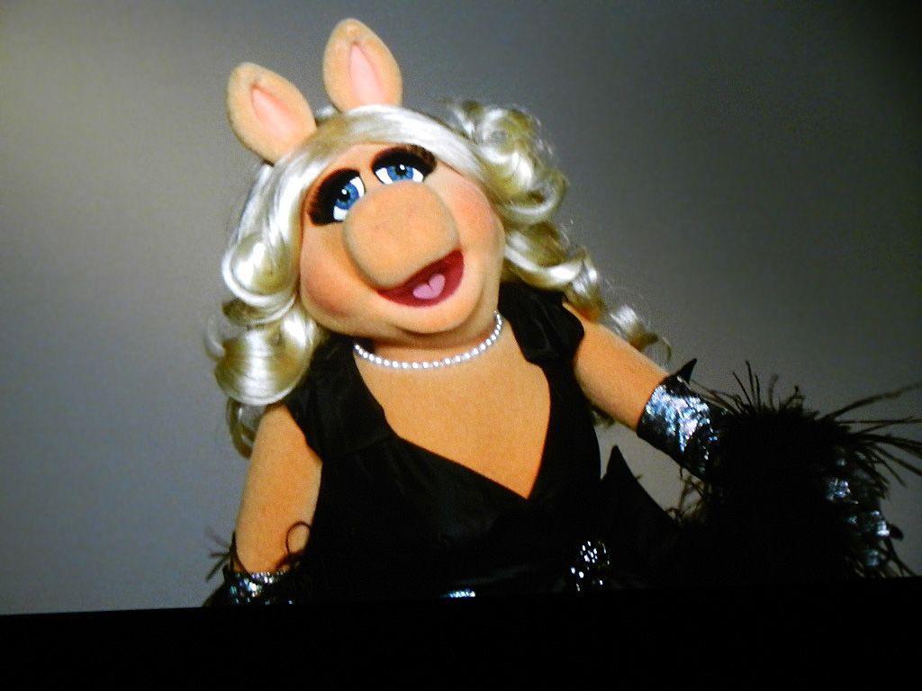 image For > Miss Piggy