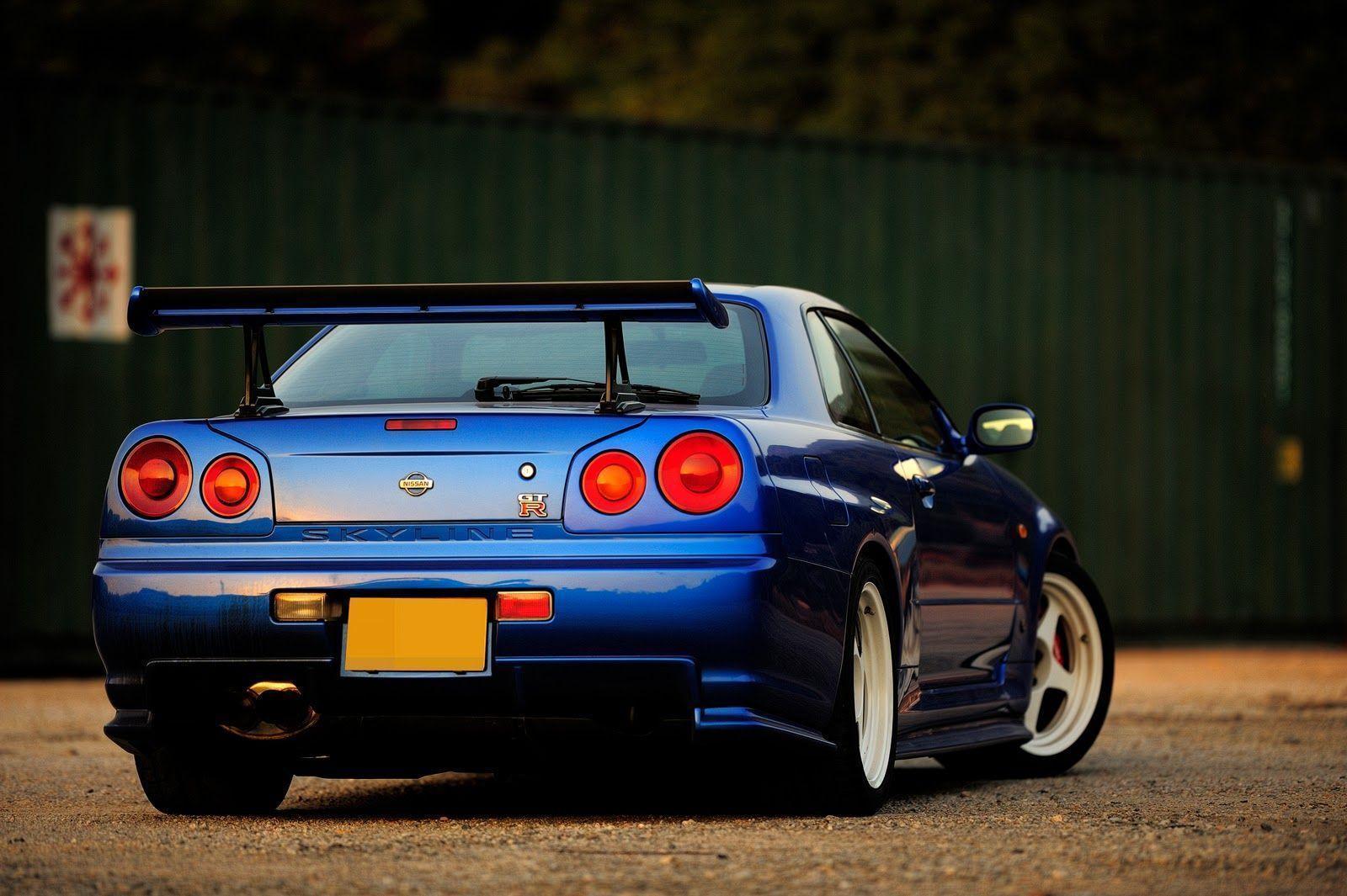 AWESOME MODIFIED SKYLINE R34 WALLPAPER 2
