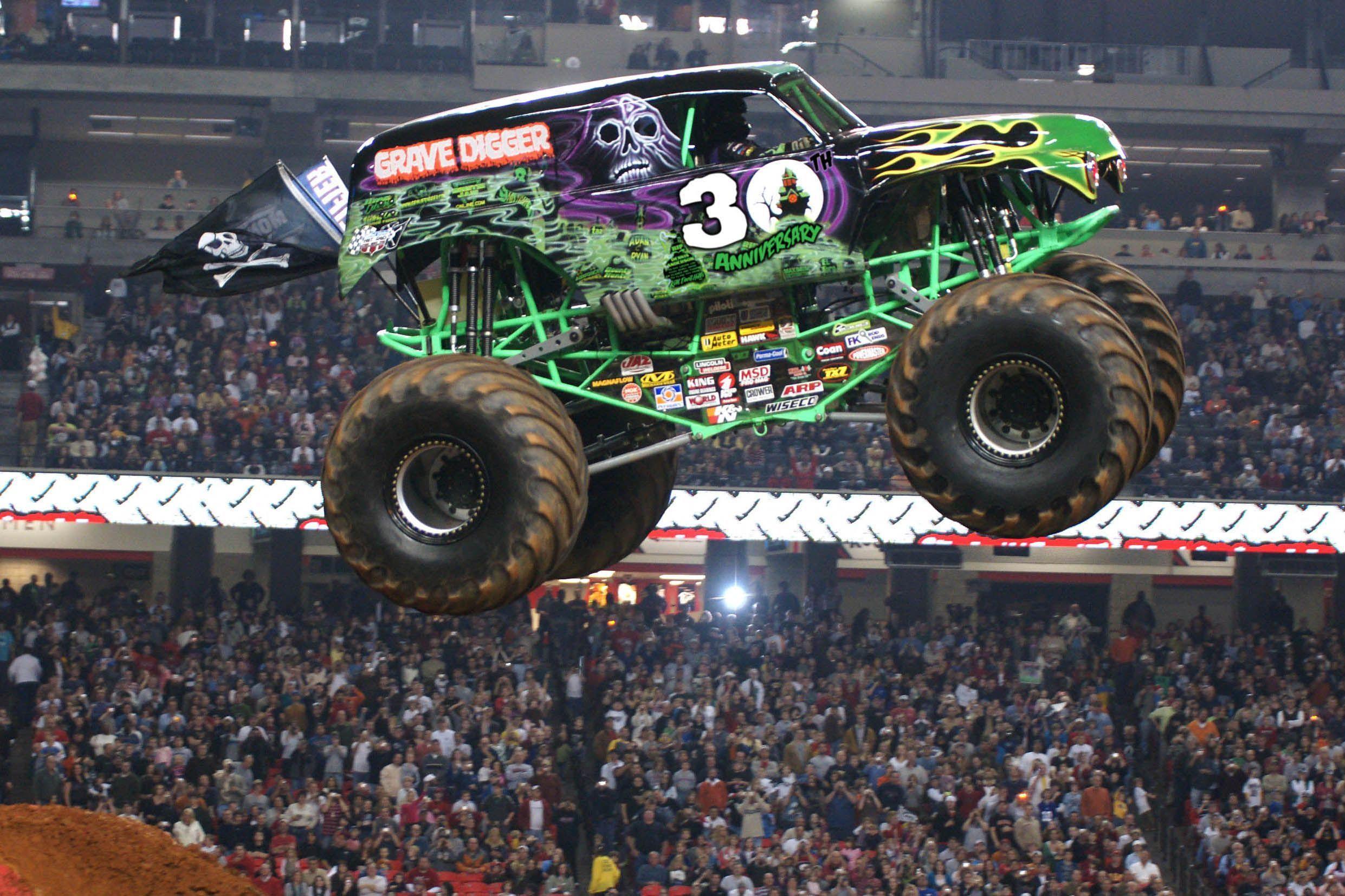 Grave Digger Monster Truck 4x4 Race Racing Wallpaper For Mobile