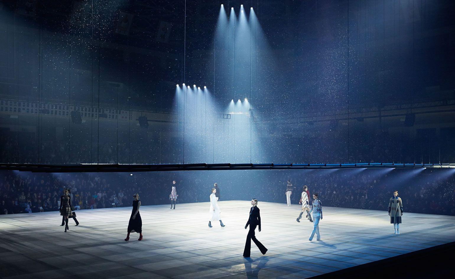 Raf Simons&; Esprit Dior Tokyo 2015 collection touches down