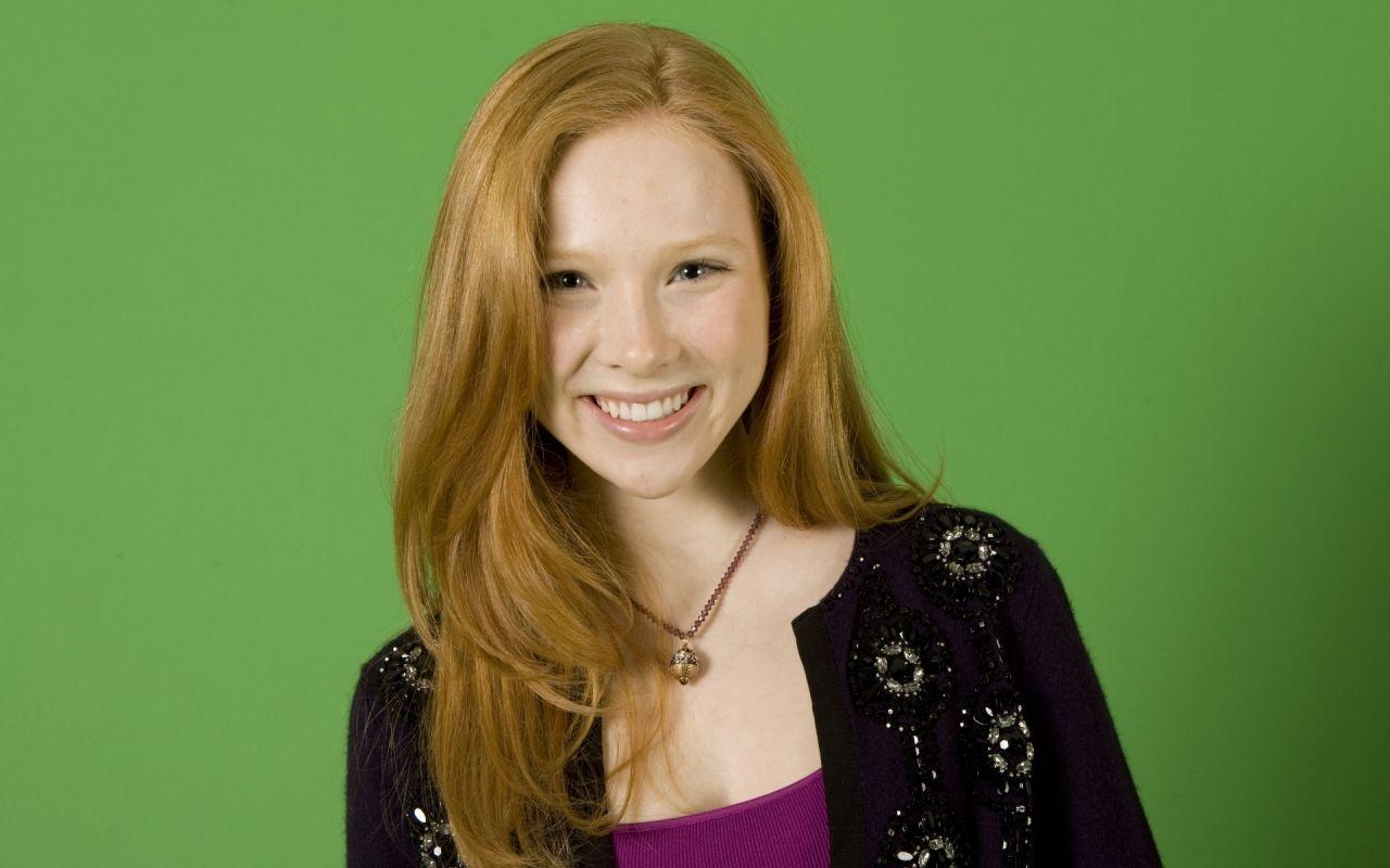 Téléchargez Le Wallpaper Molly Quinn 010 Disponible Dans La