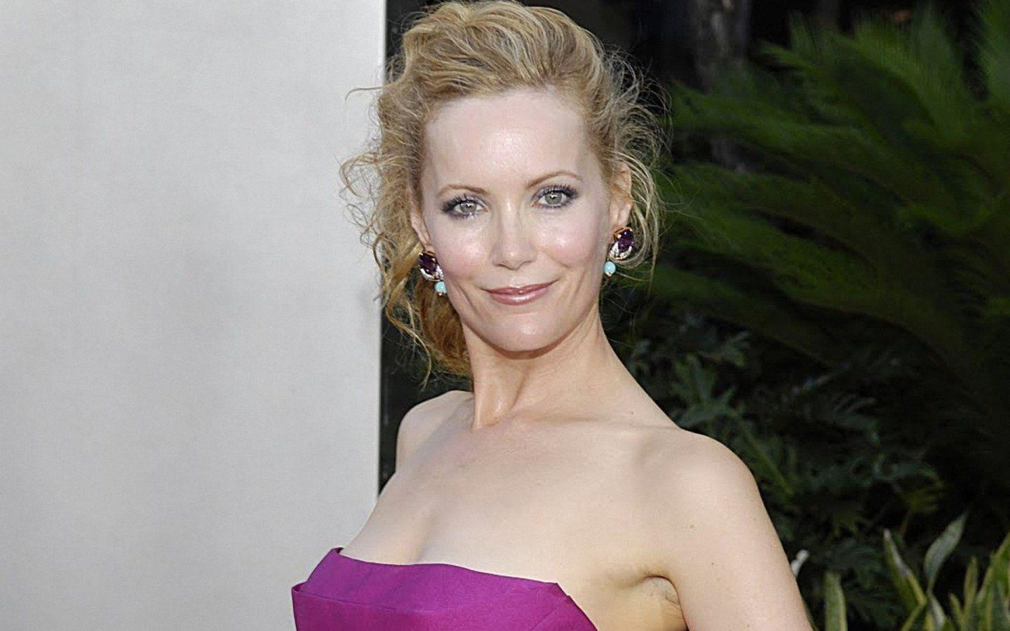 Related Picture Leslie Mann Photo Car Picture