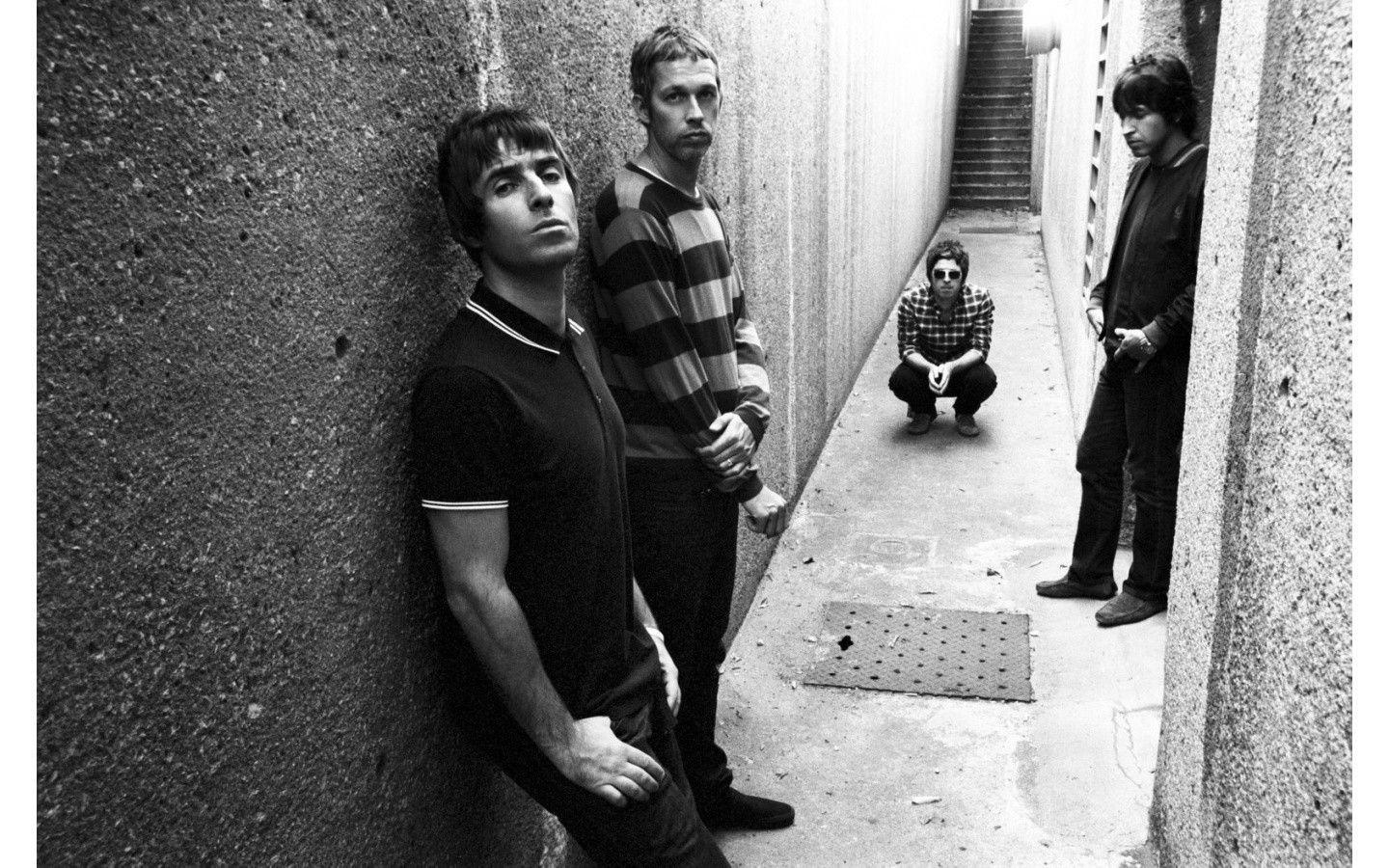 Oasis Wallpaper black and white