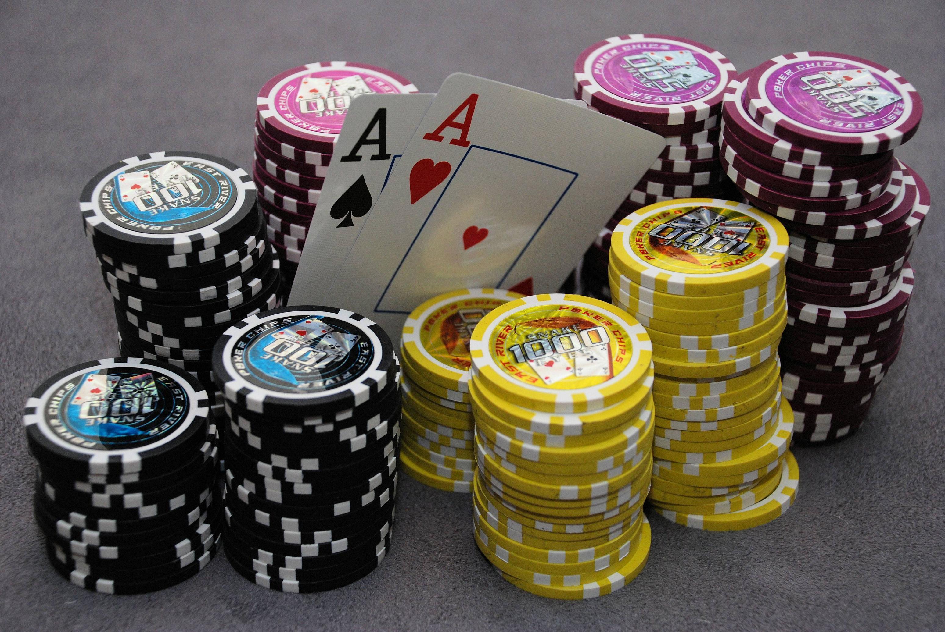 Poker Wallpaper AA And Chips