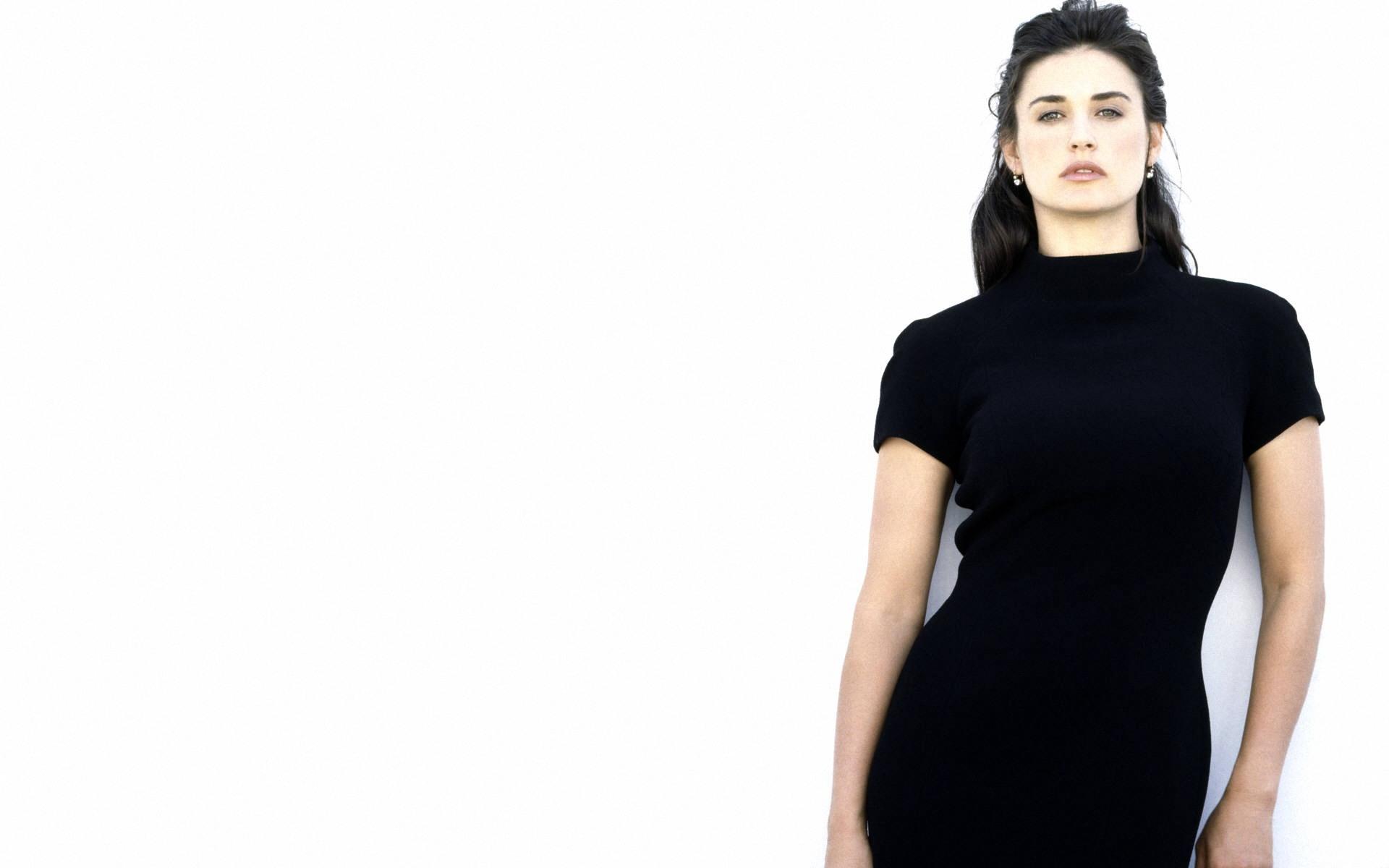 Demi Moore Posh desktop PC and Mac wallpaper