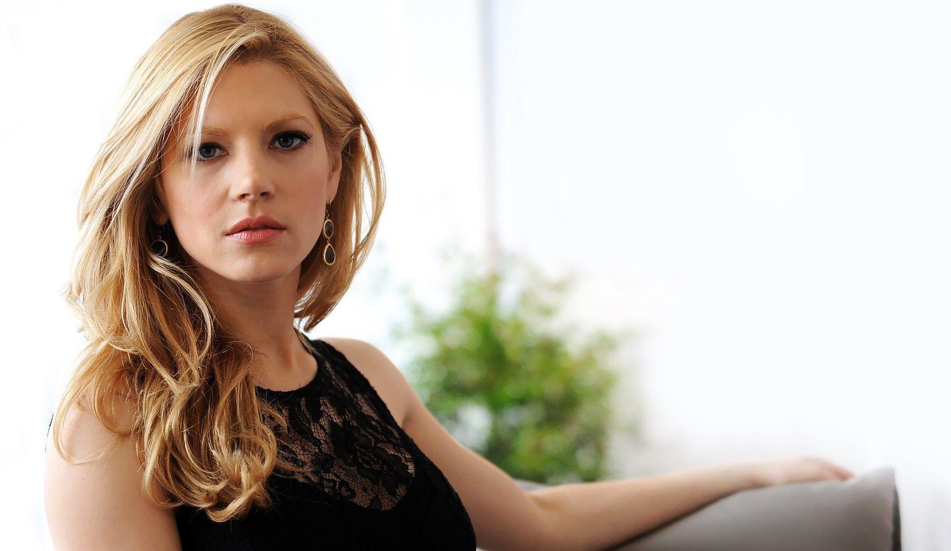 Hot Actress Katheryn Winnick HD Wallpaper 6