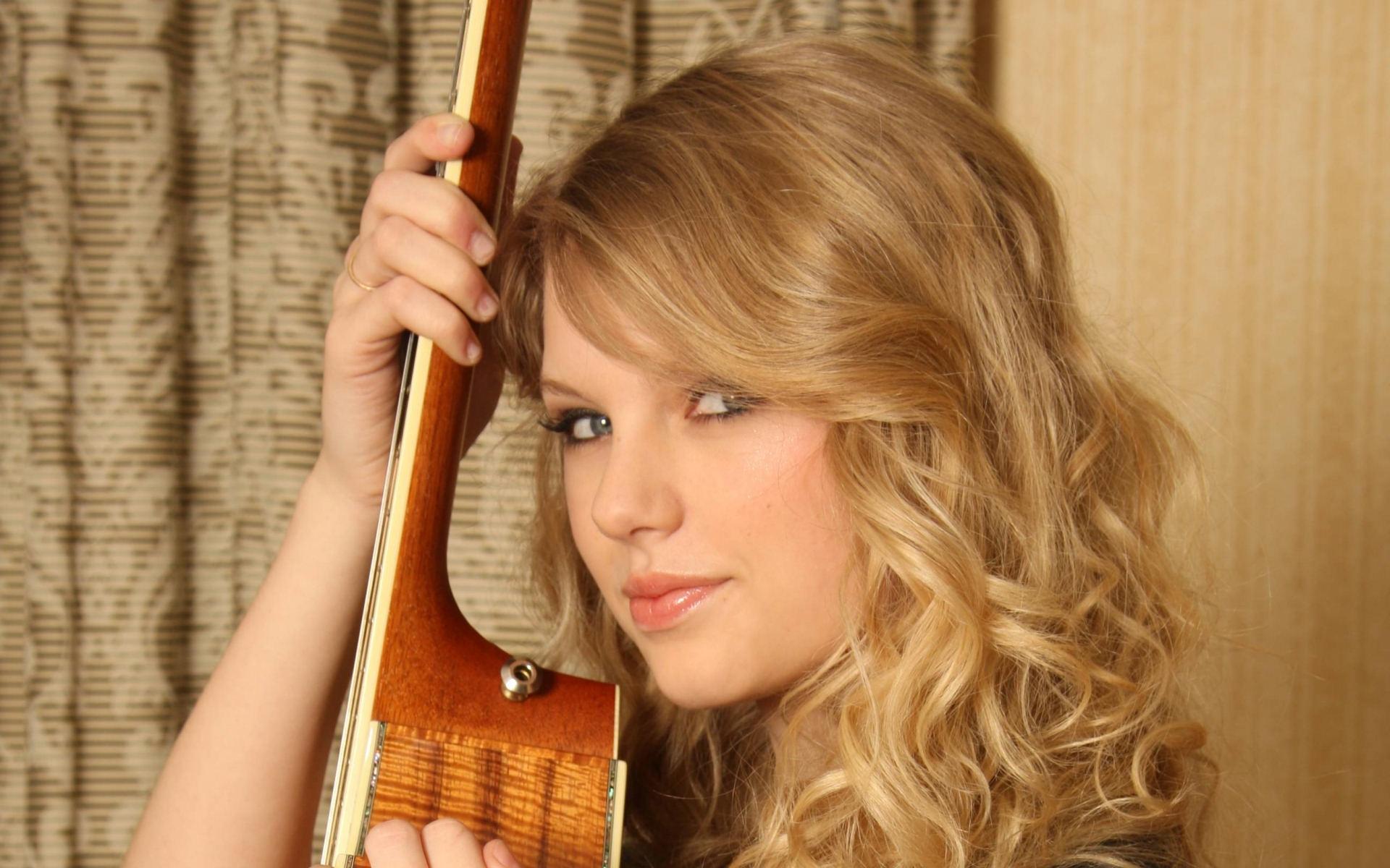 Taylor Swift Photohoot Wallpaper. Free Download Wallpaper