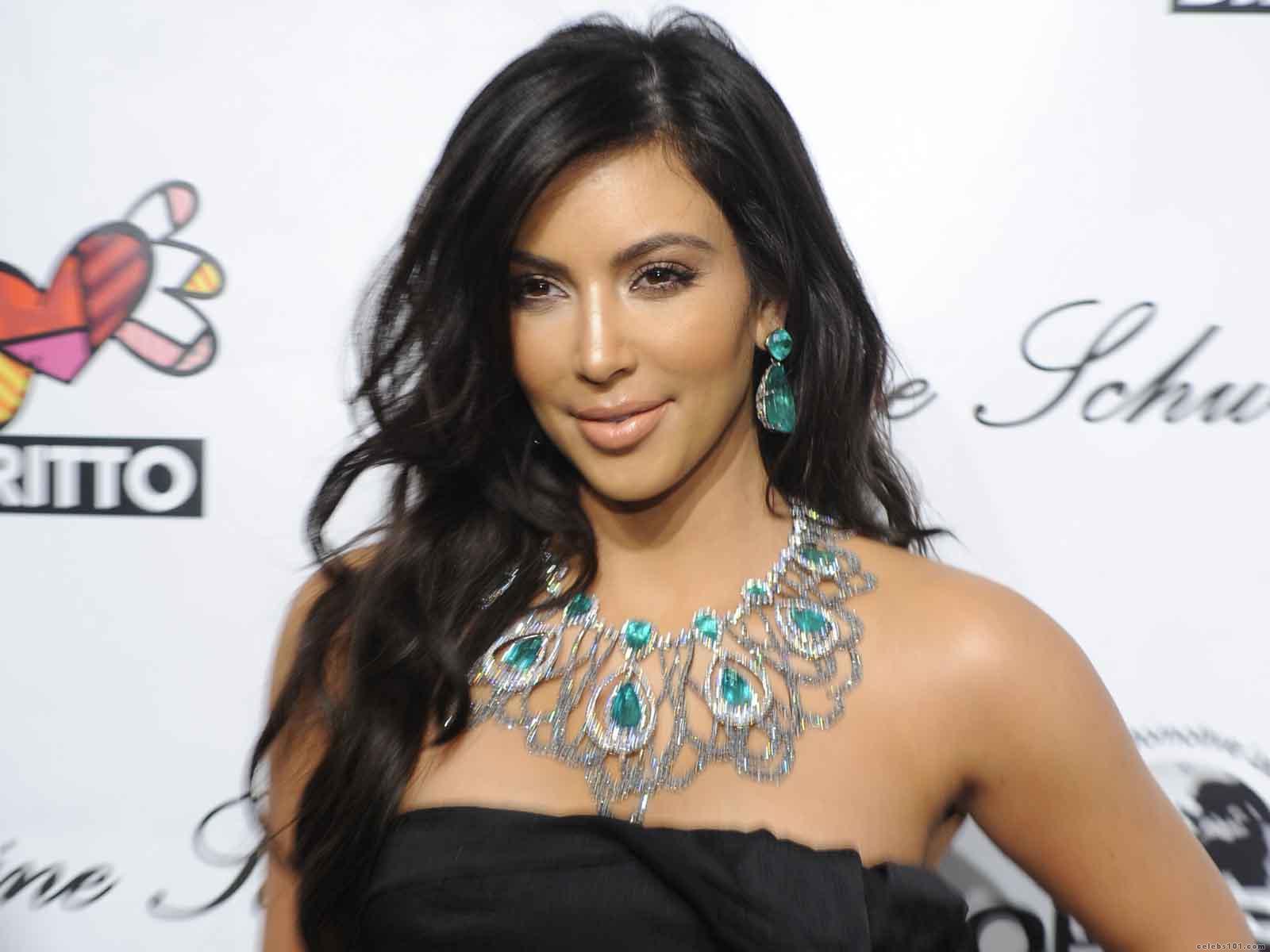 Kim Kardashian Beautiful HD Wallpaper