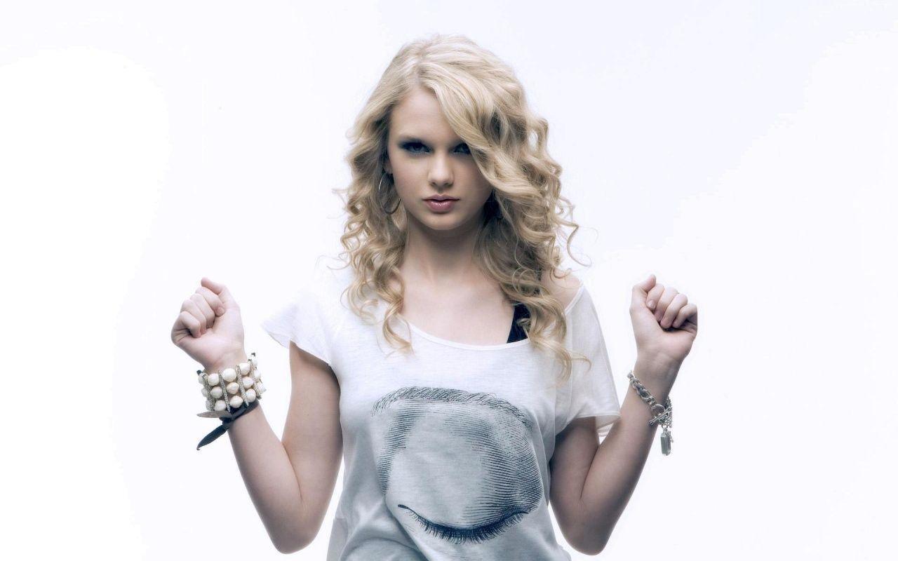 Taylor Swift White Background Wallpaper