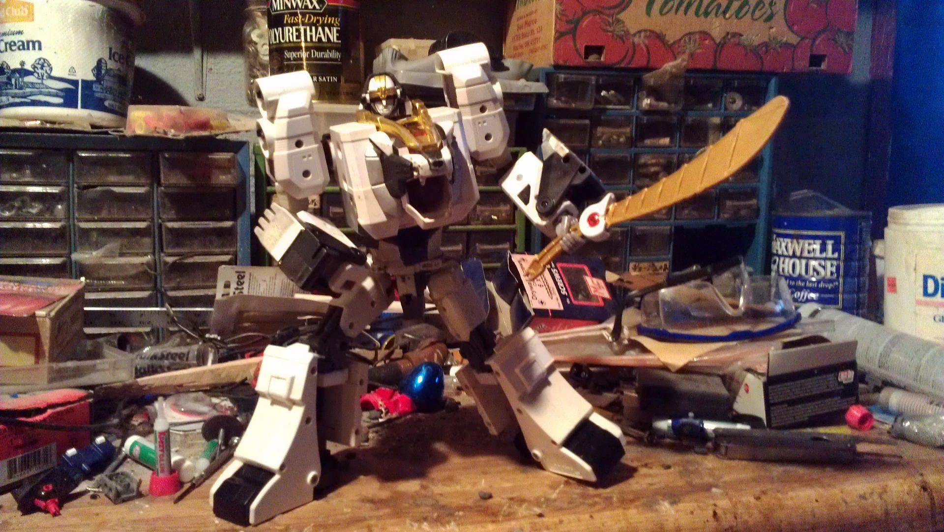 Non TF: Articulating A Brick: White Tiger Megazord (wip)