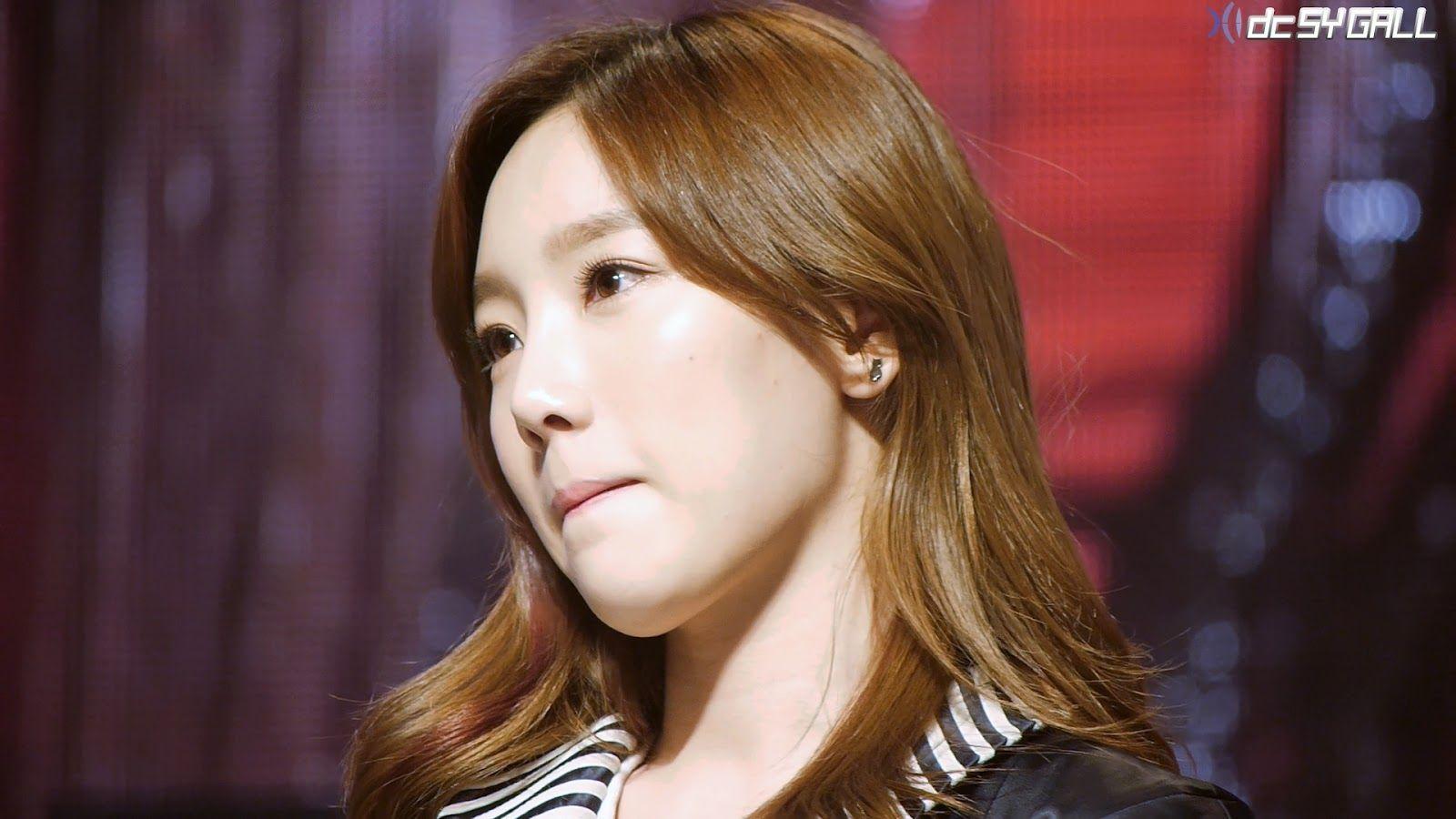 拍Taeyeon 46p (DC SY GALL) Wallpaper 1600x900
