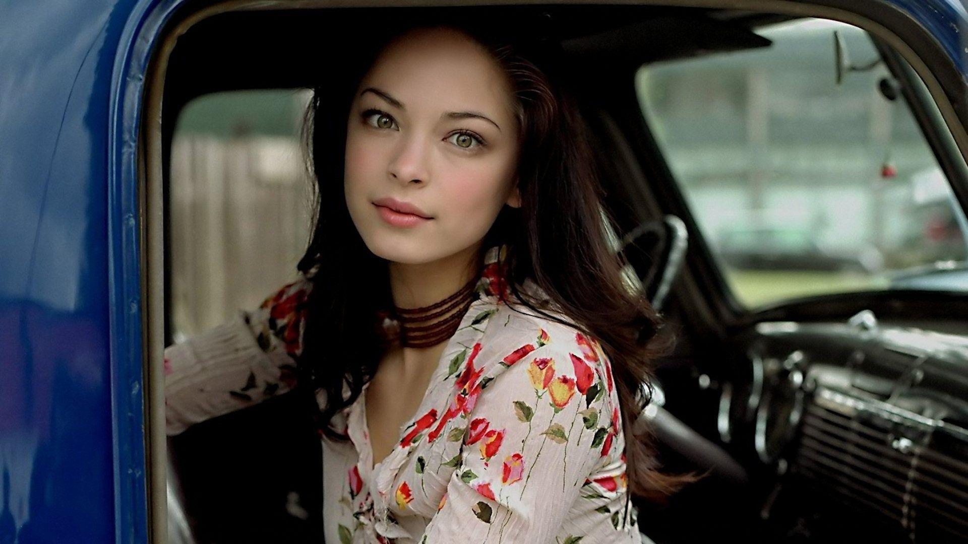 Kristin Kreuk Wallpaper