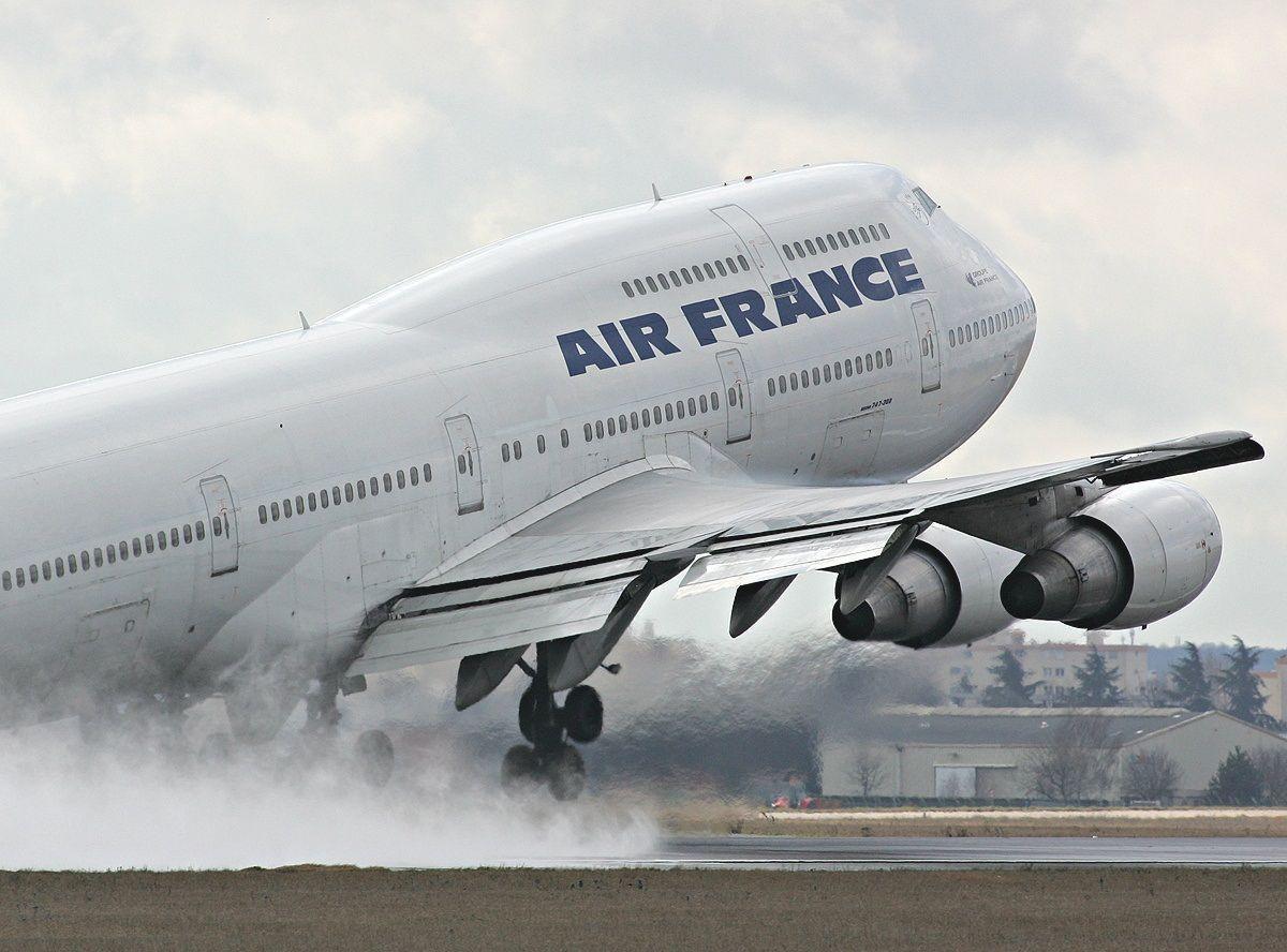 Boeing 747 200 Air France With Water Splash Aircraft Wallpaper 2314