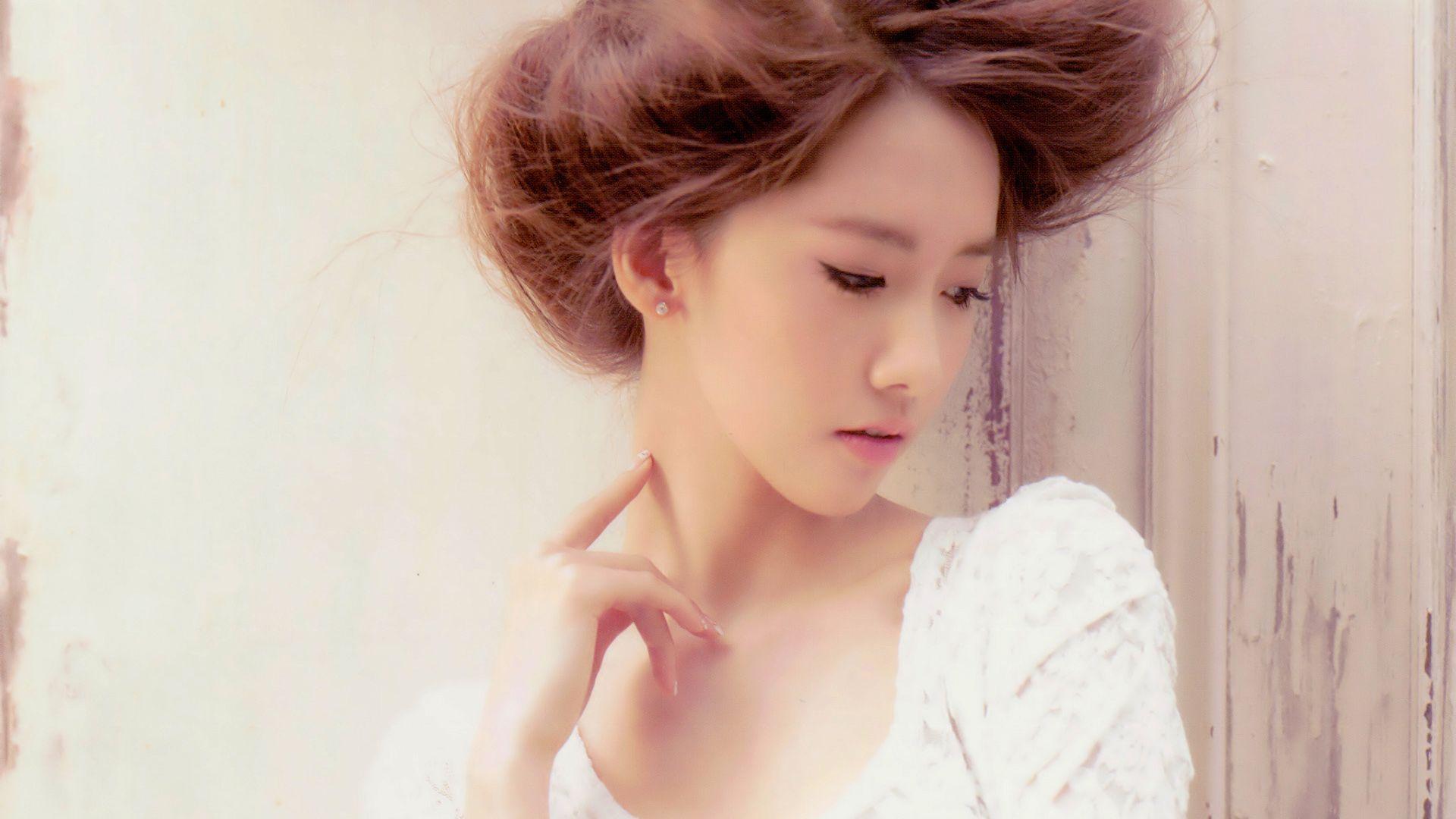 Yoona VS Jessica Alba