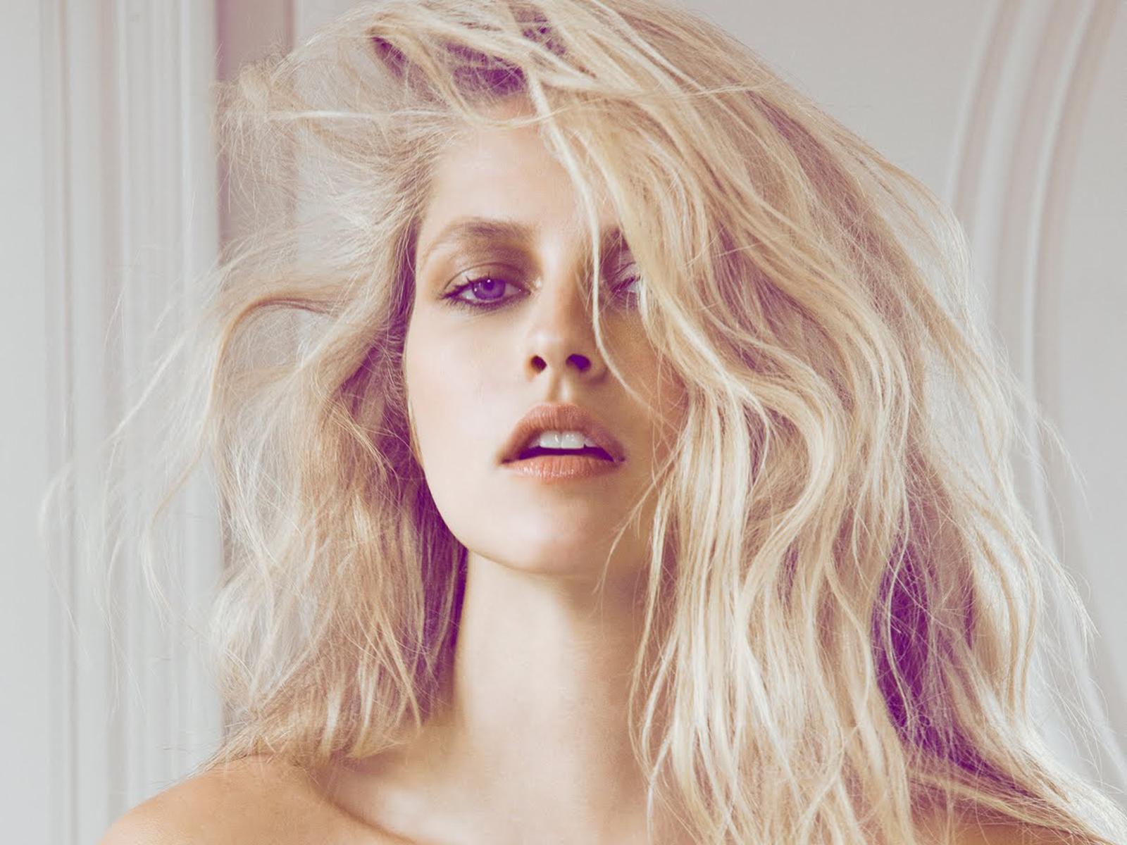 teresa palmer iphone wallpaper