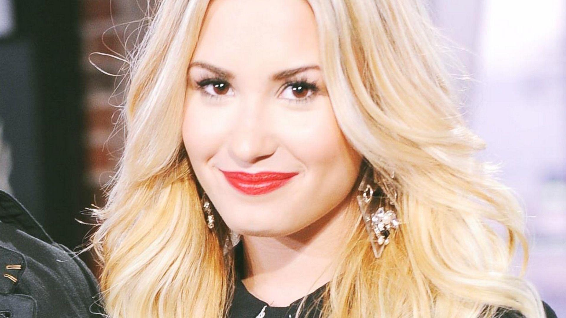 Lovato Wallpaper Lovato Wallpaper